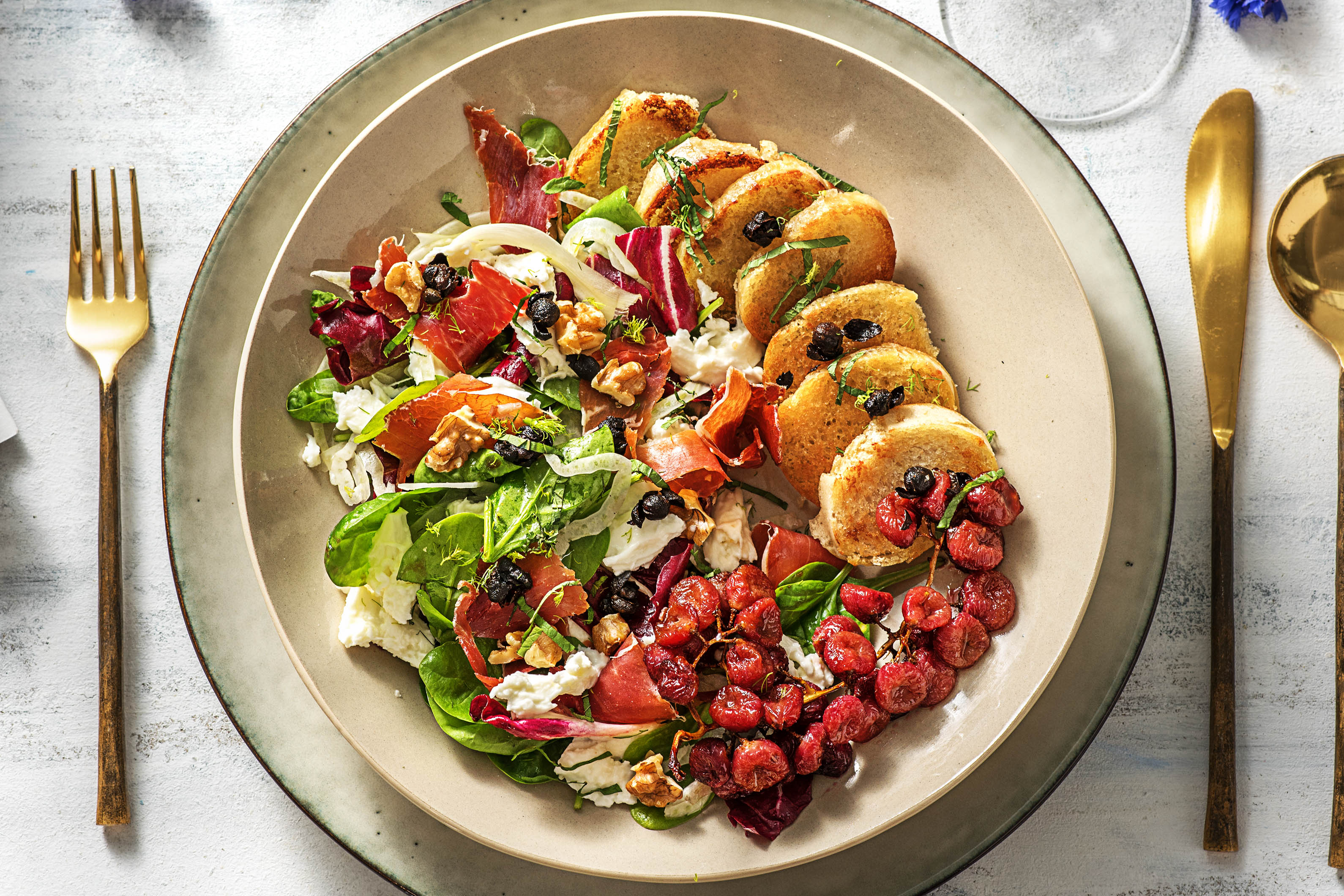 Salade de mozzarella de bufflonne et jambon serrano