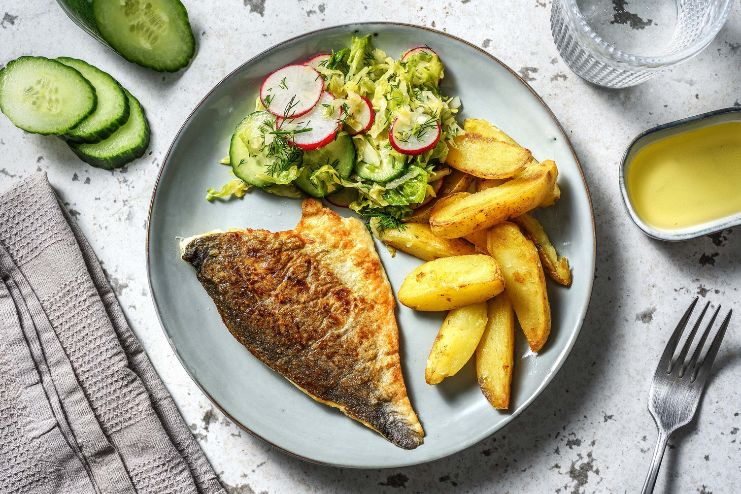 Salade scandinave et filet de lingue à la moutarde