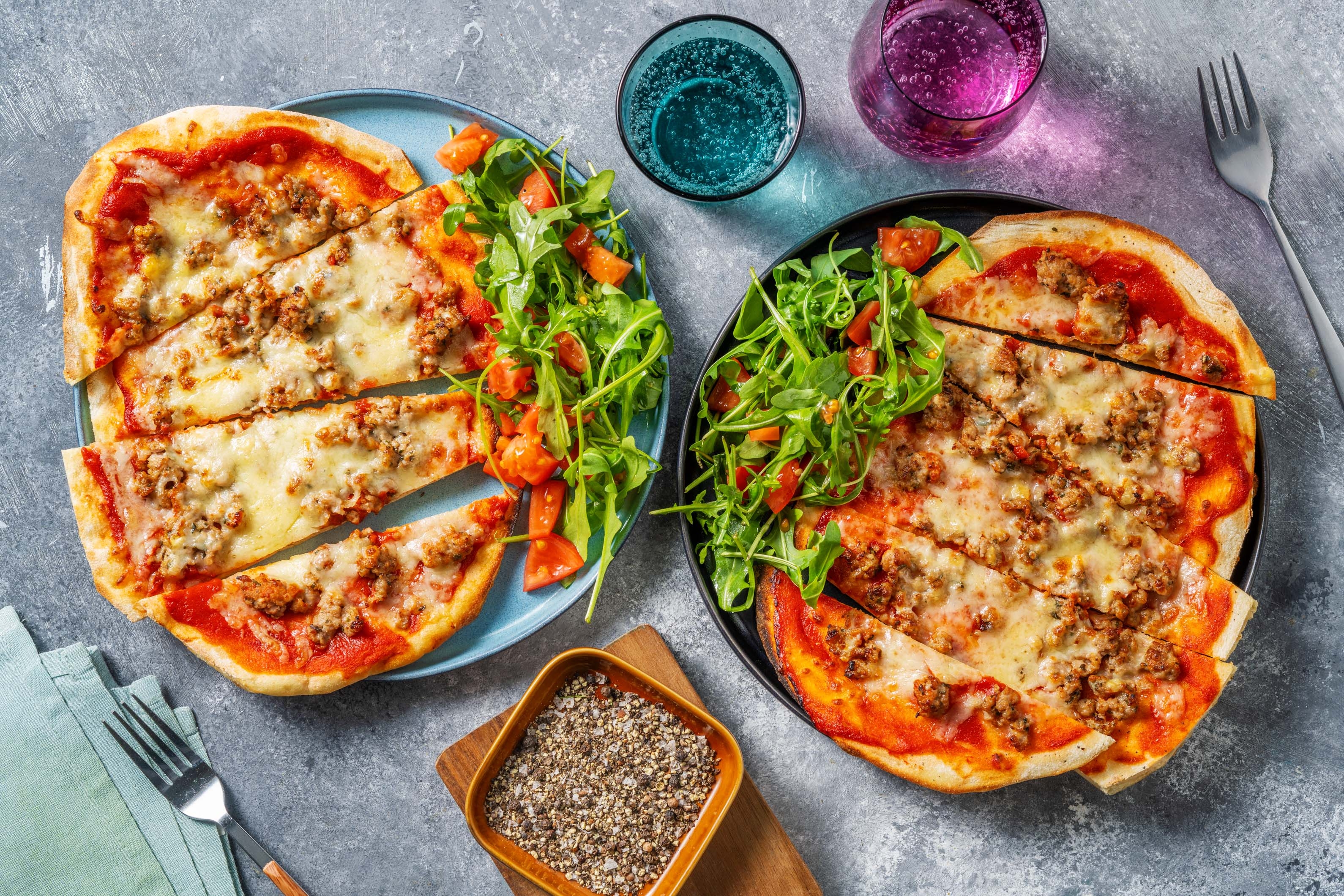 Sausage & Cheddar Naanizza