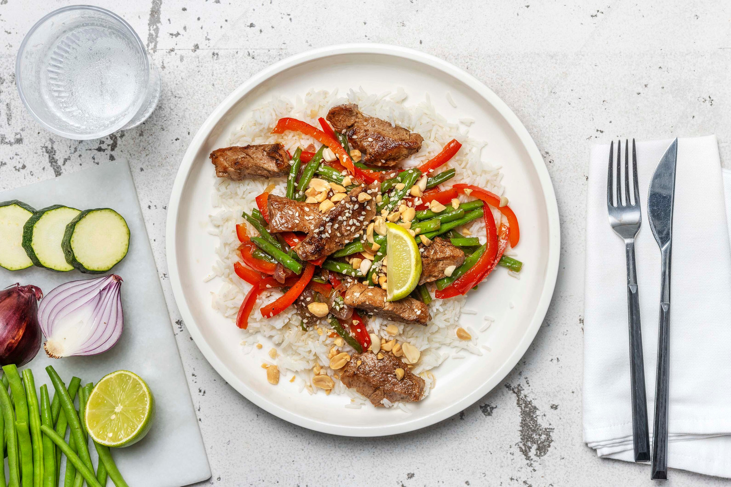 Roerbak met bulgogisaus en varkenshaaspuntjes