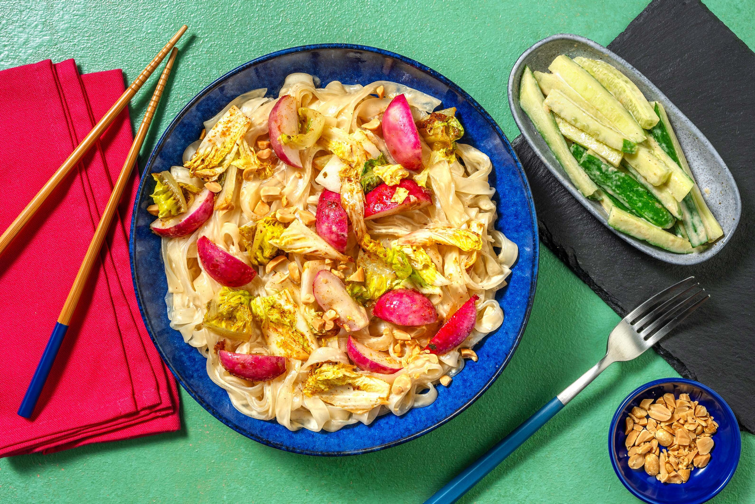 Scharfe Chilinudeln mit Erdnuss-Kokos-Soße