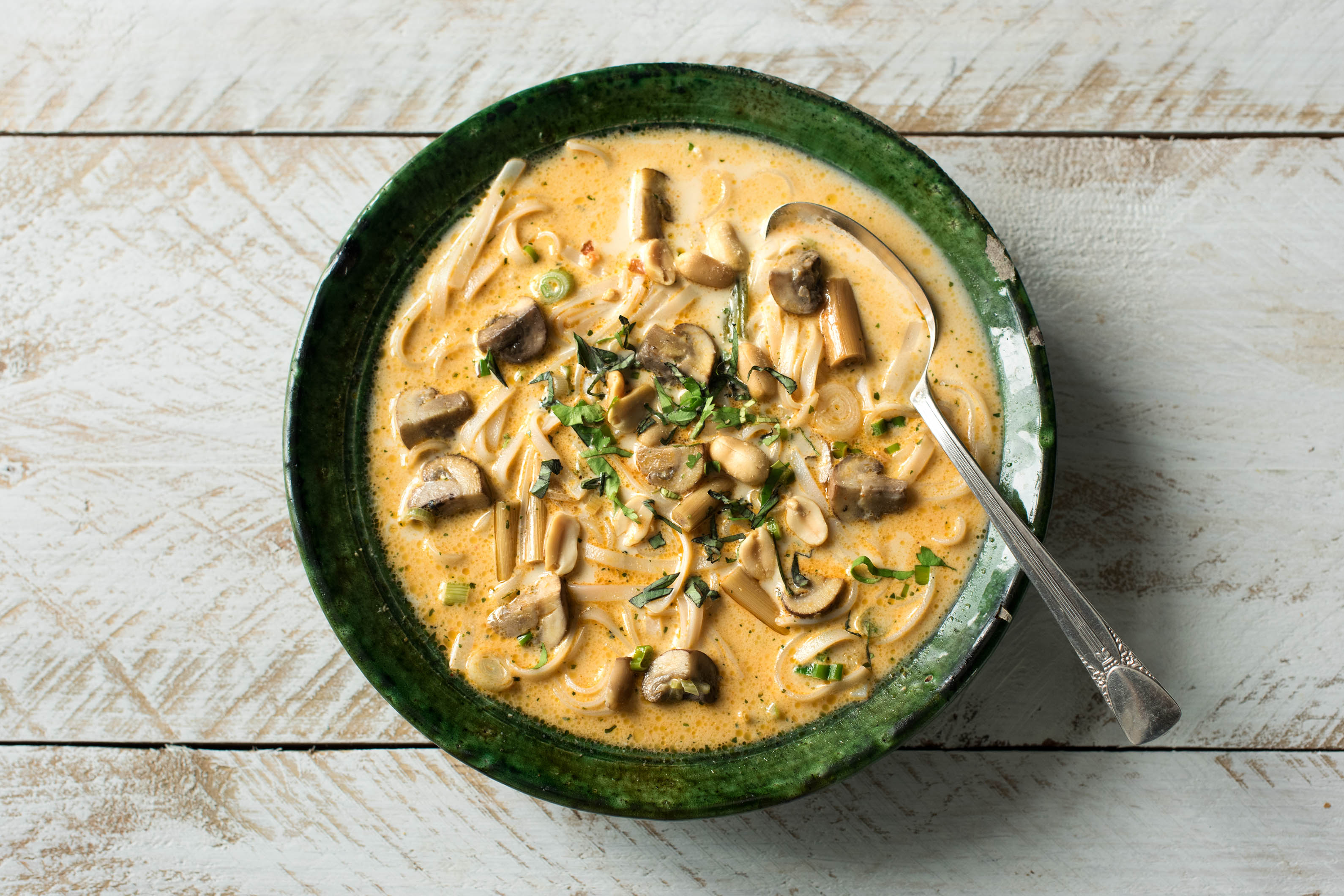 Scharfe Curry-Kokos-Suppe