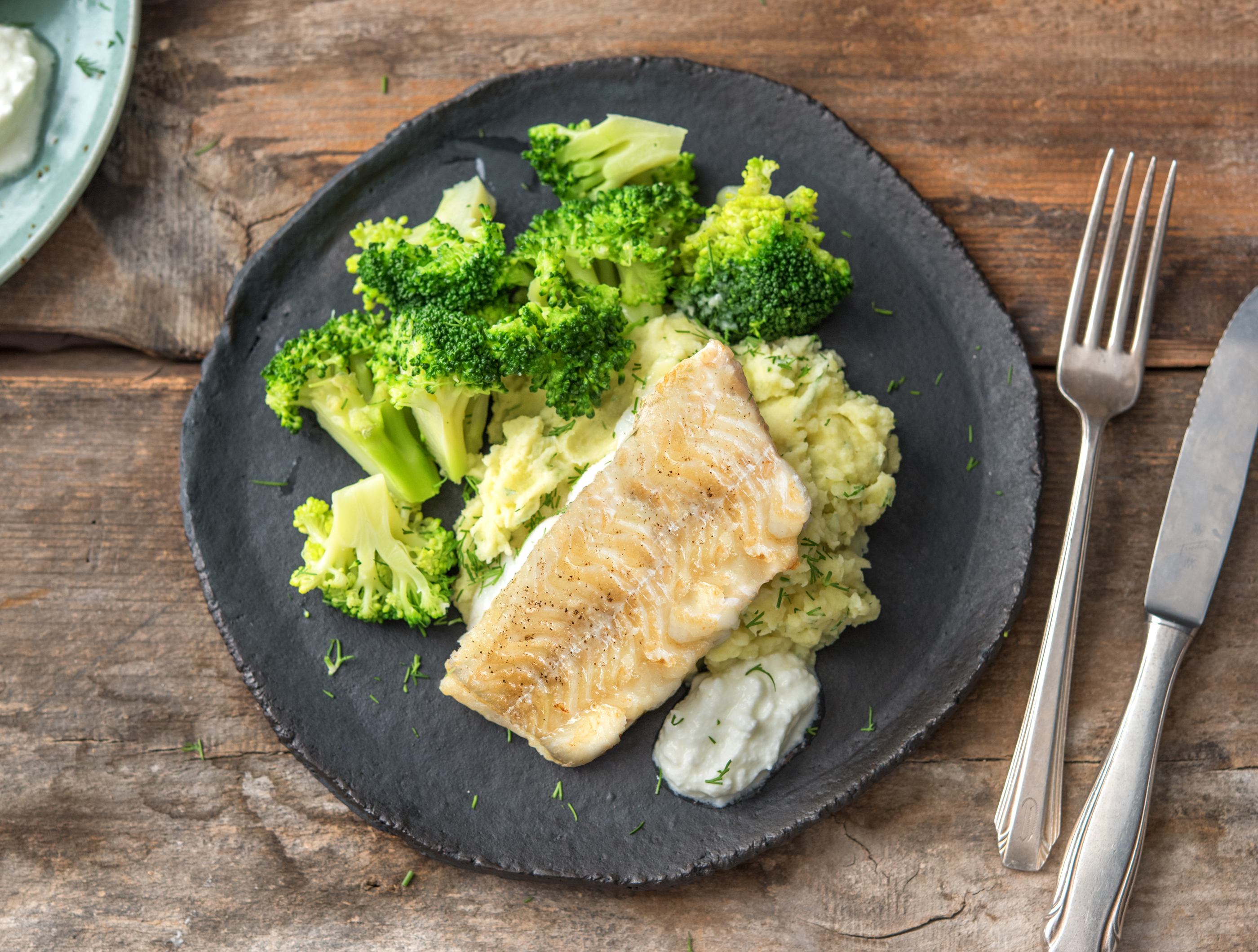 Schelvisfilet met broccoli en frisse aardappel-dillepuree