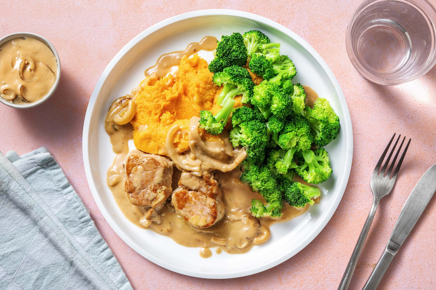 Schweinemedaillons mit Zwiebelsoße