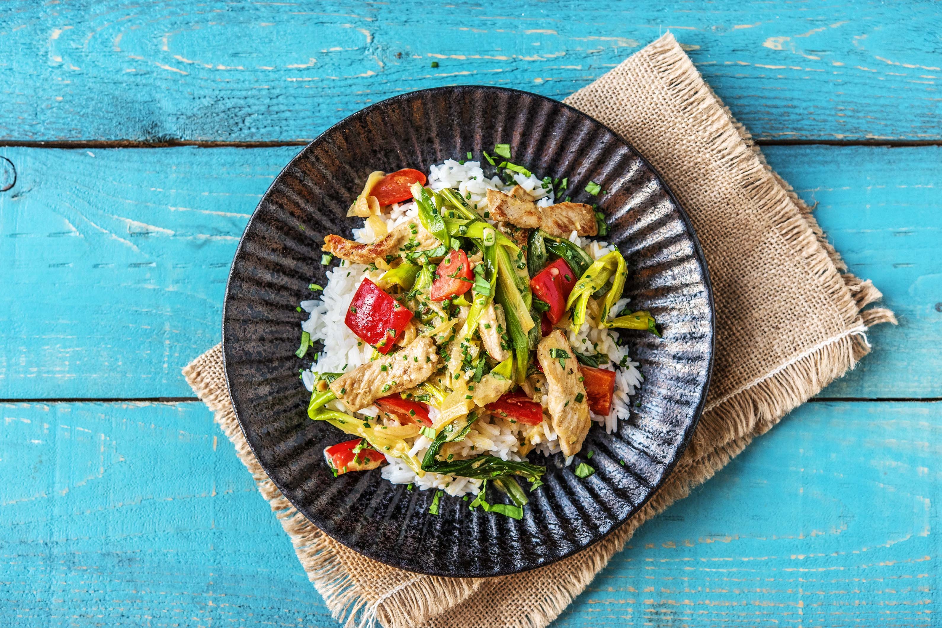 Schweinestreifen in Porree-Paprika-Soße