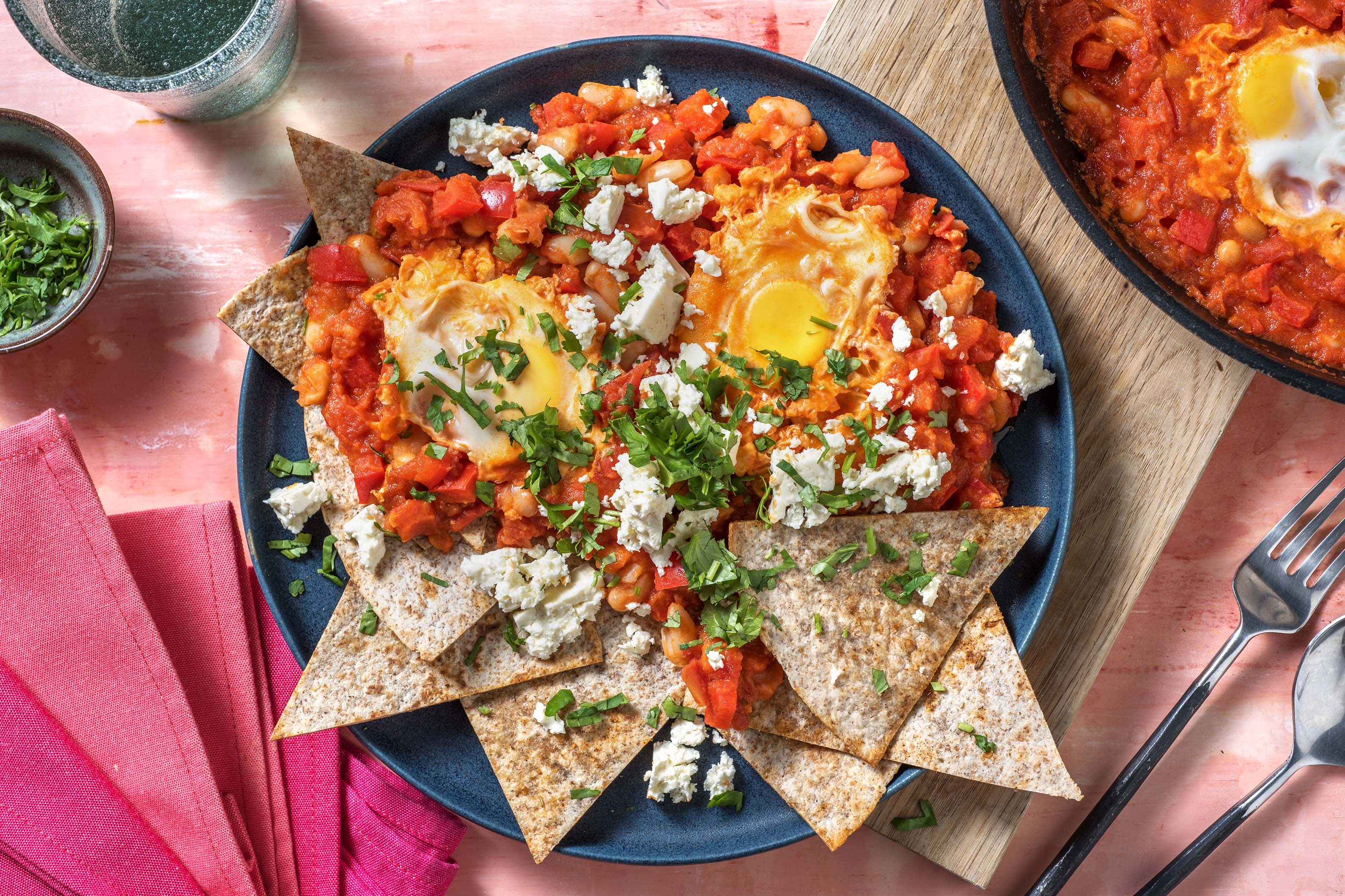 Chakchouka à la mexicaine et chips de tortilla maison