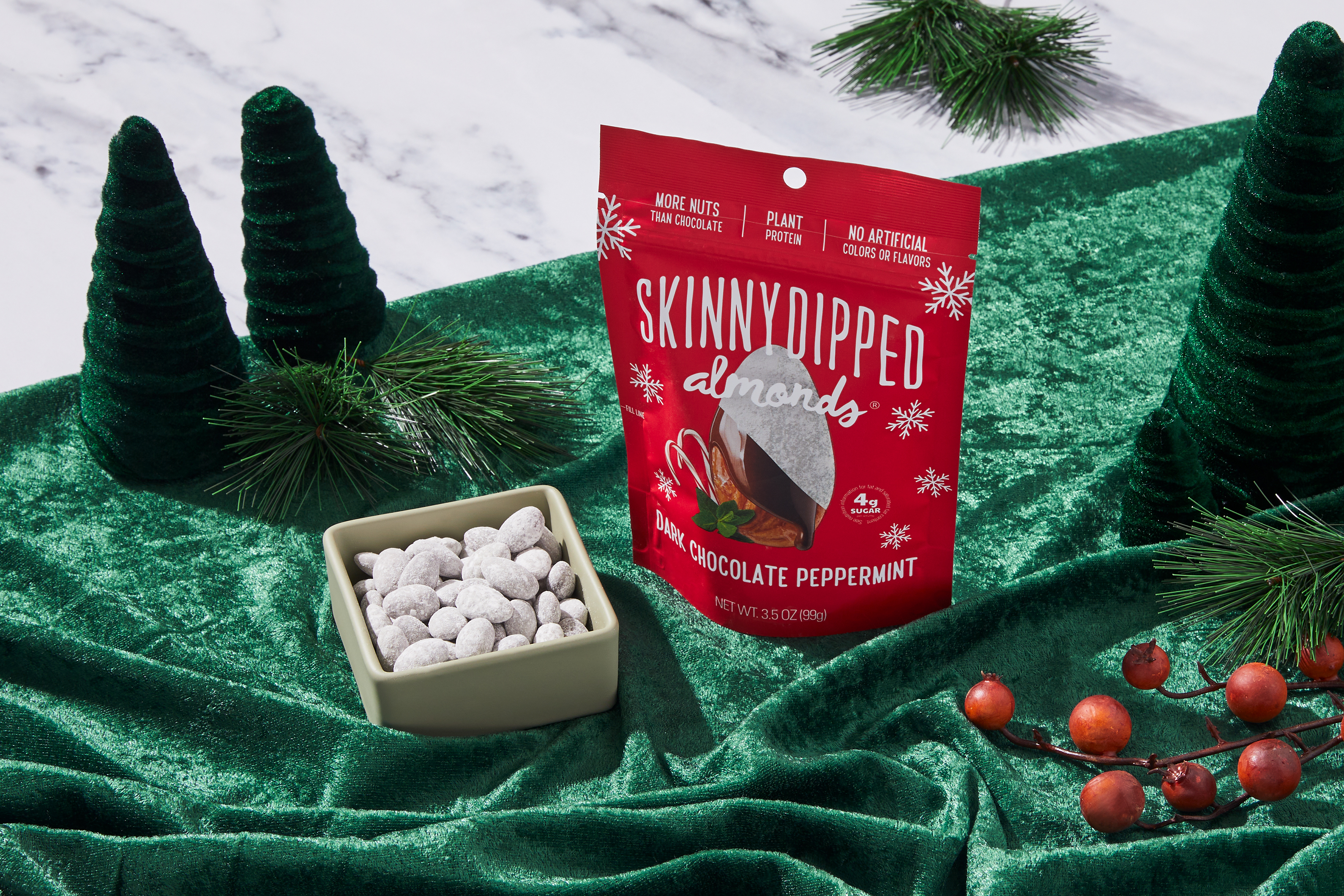 SkinnyDipped Peppermint Almonds