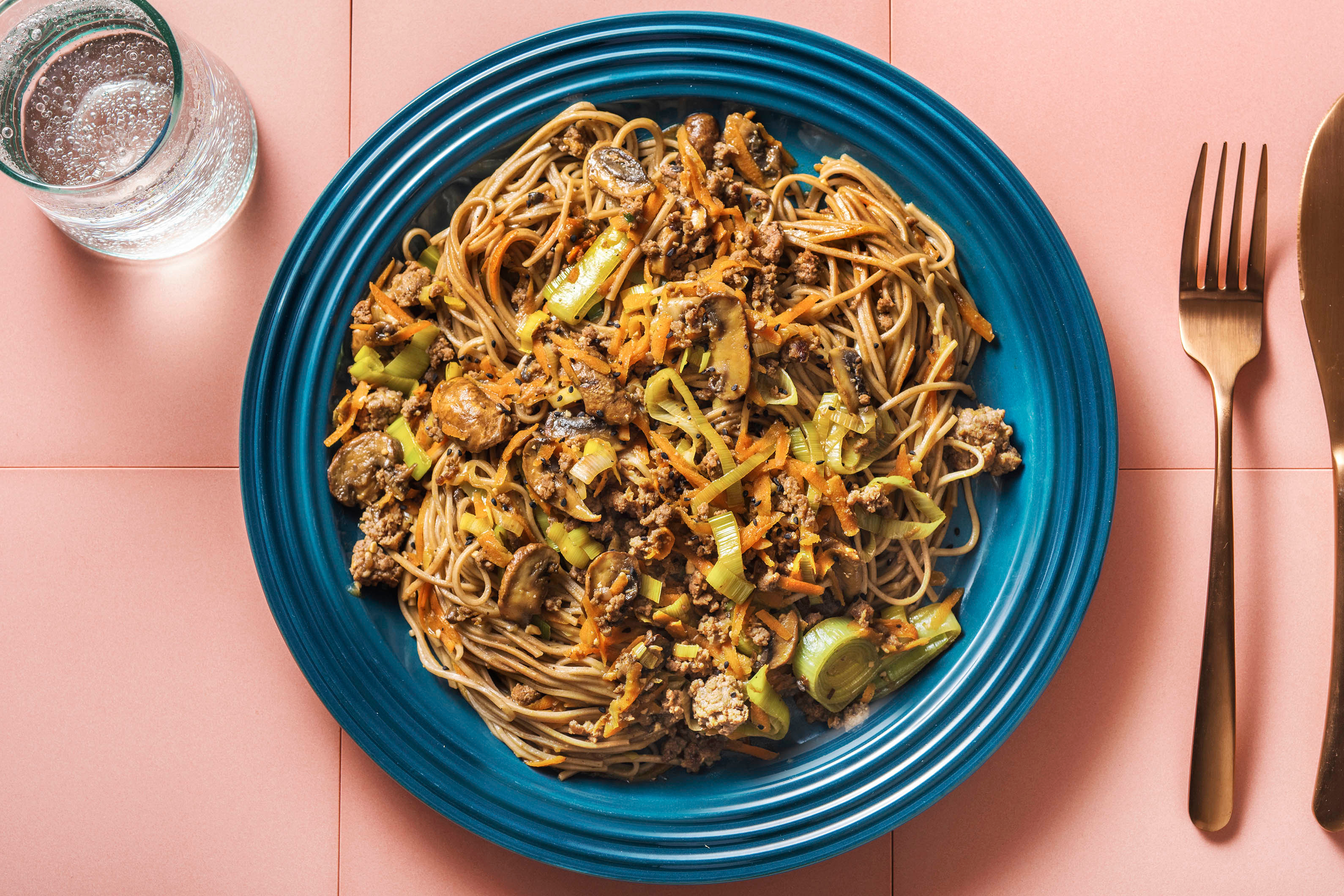 Sobanudeln mit Rinderhack