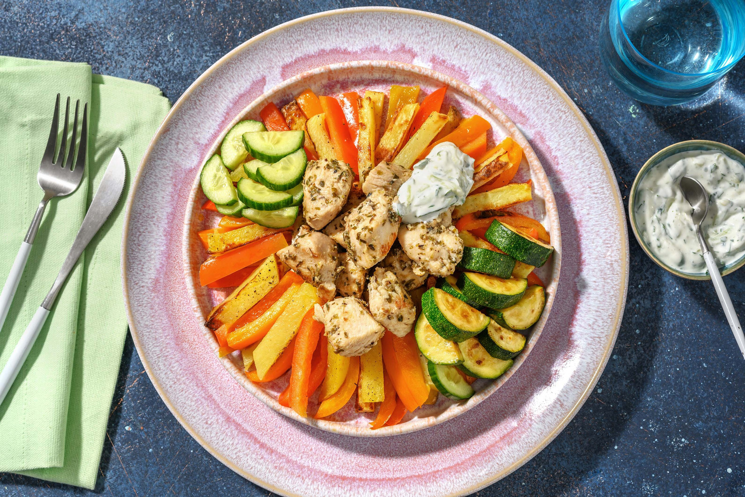 Zonnegloed van kipfilethaasjes met aardappelpartjes