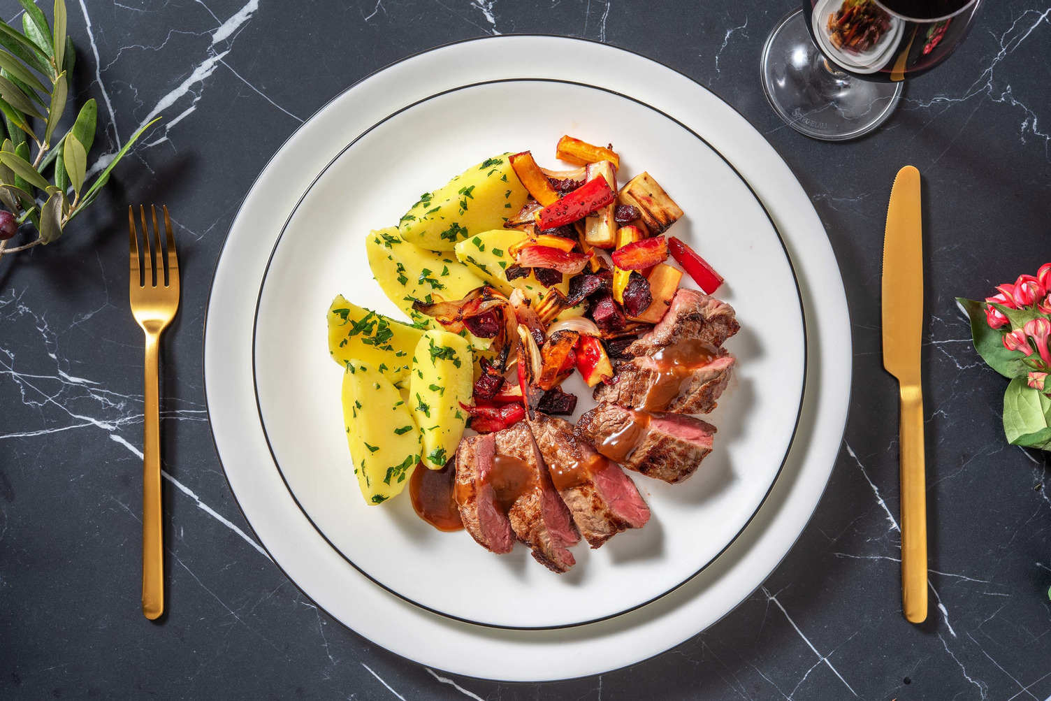 Sous-vide-Rindersteak mit brauner Soße