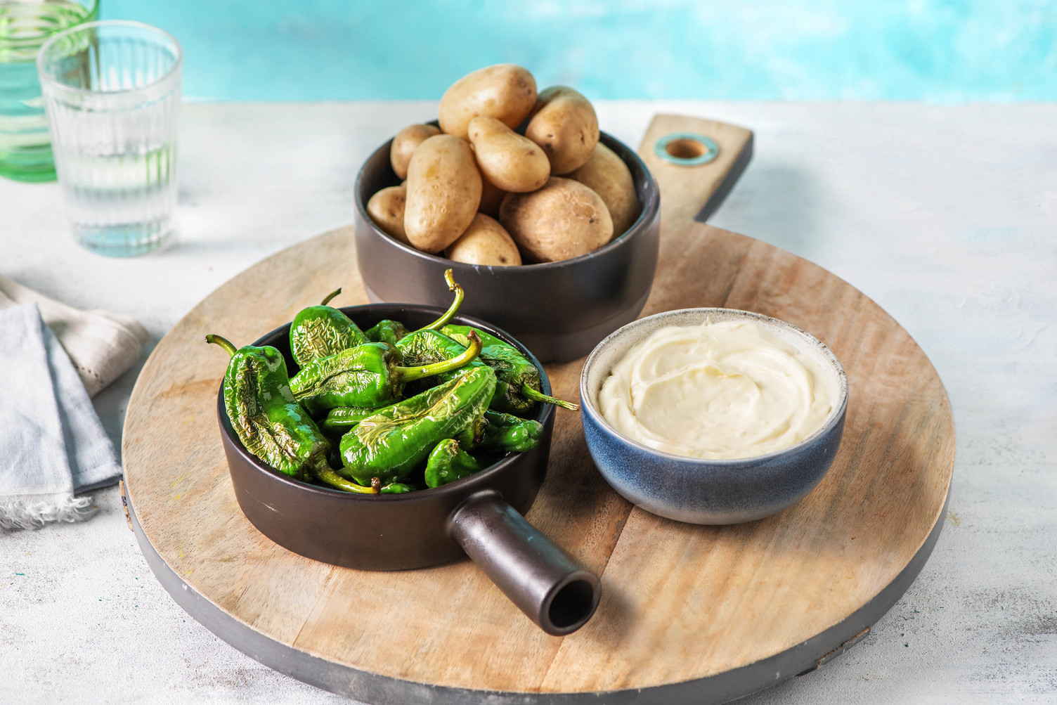 Spanische Platte mit Pimientos de Padrón