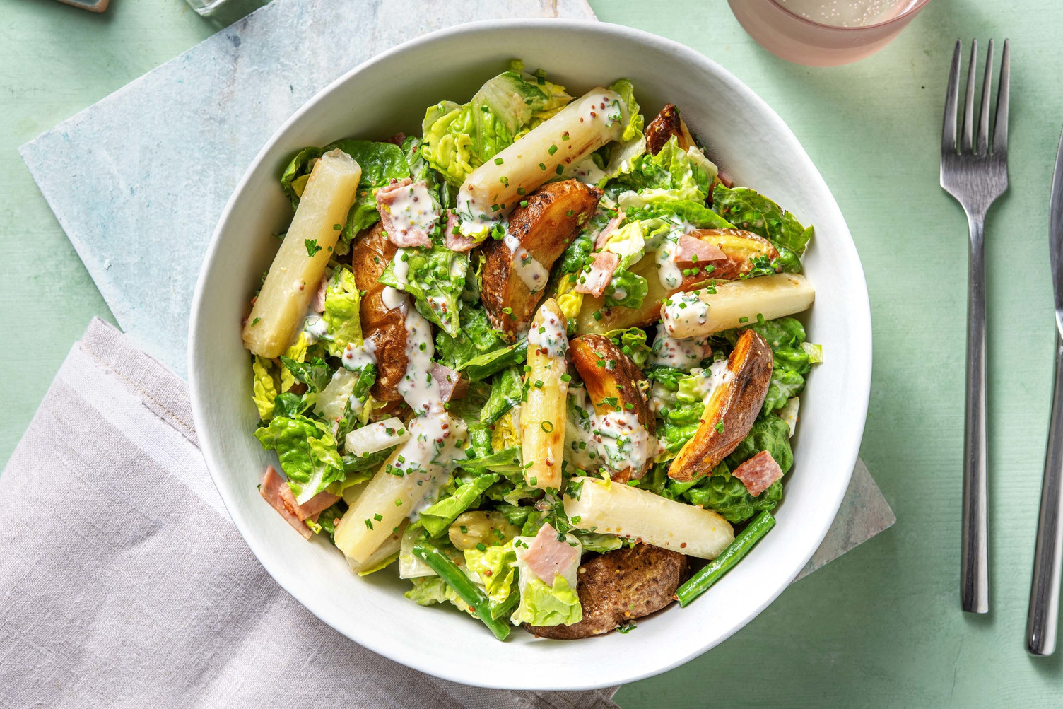 Spargelsalat mit Kartoffeln aus dem Ofen