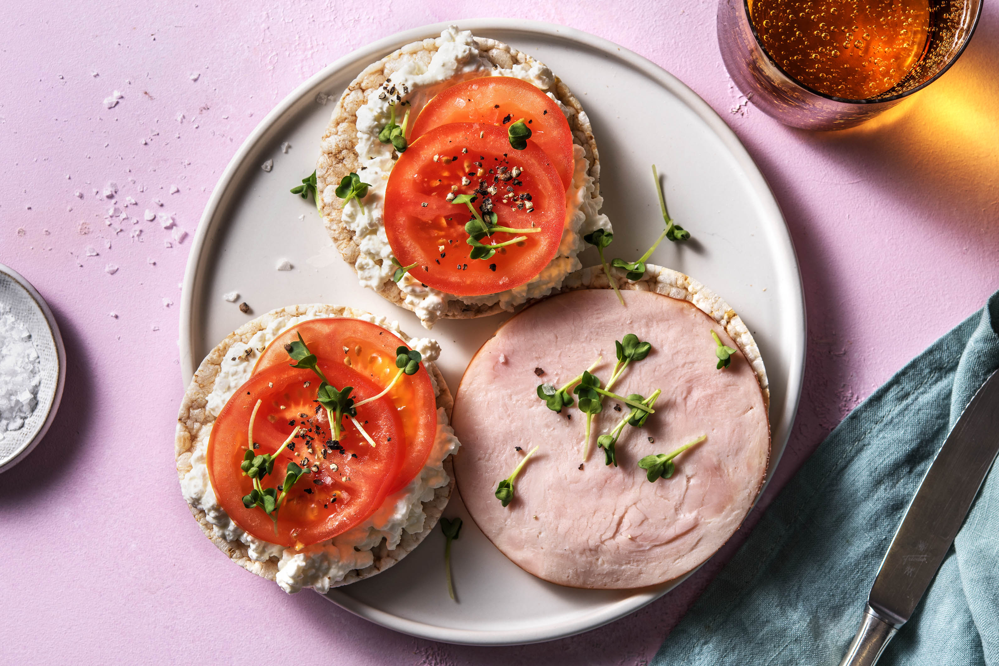 Speltwafels met hüttenkäse en kalkoenfilet