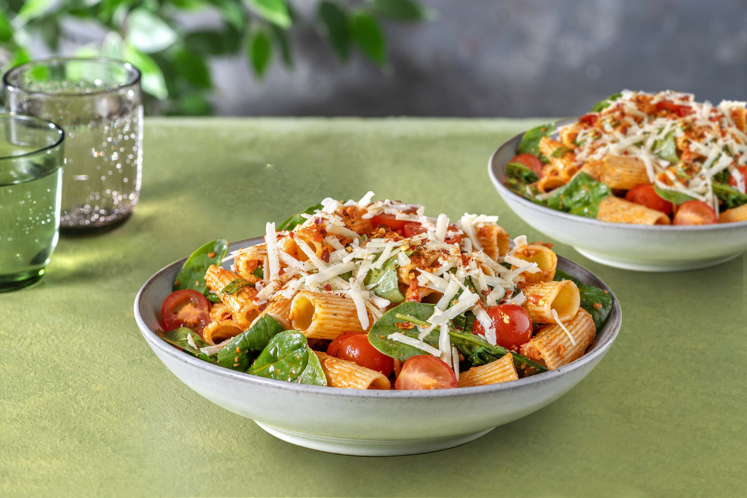 Spicy Rigatoni mit Spinat & Kirschtomaten