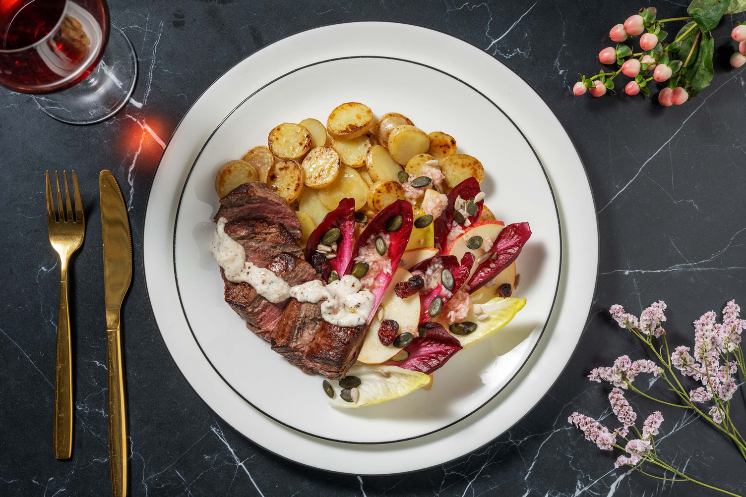 Steak avec sauce de chou-fleur à la truffe