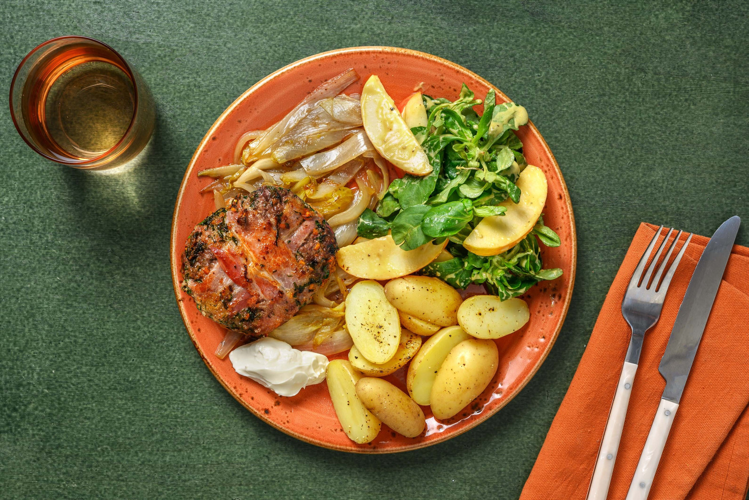 Steak haché ardennais et chicon caramélisé