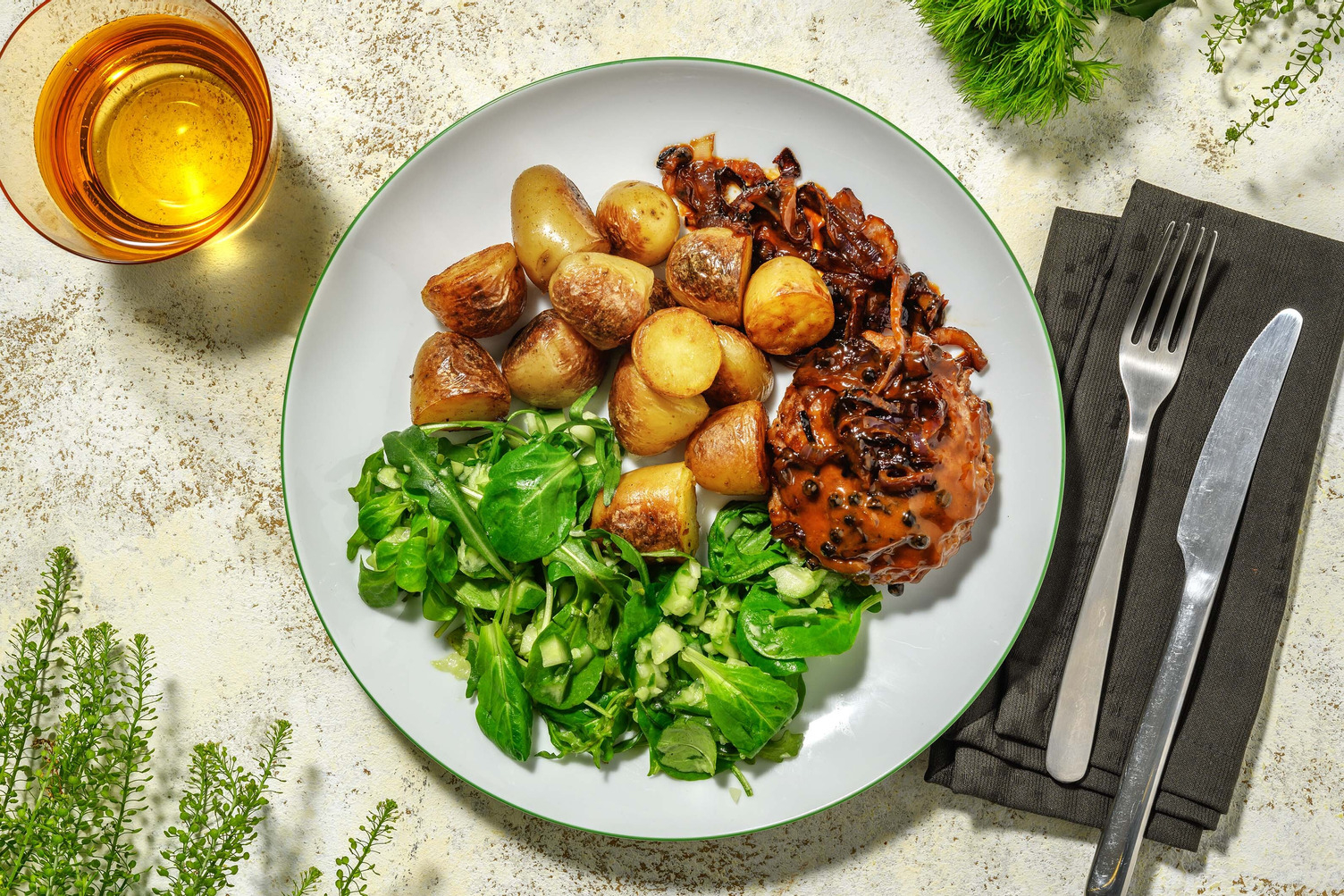 Duitse biefstuk met zwarte pepersaus