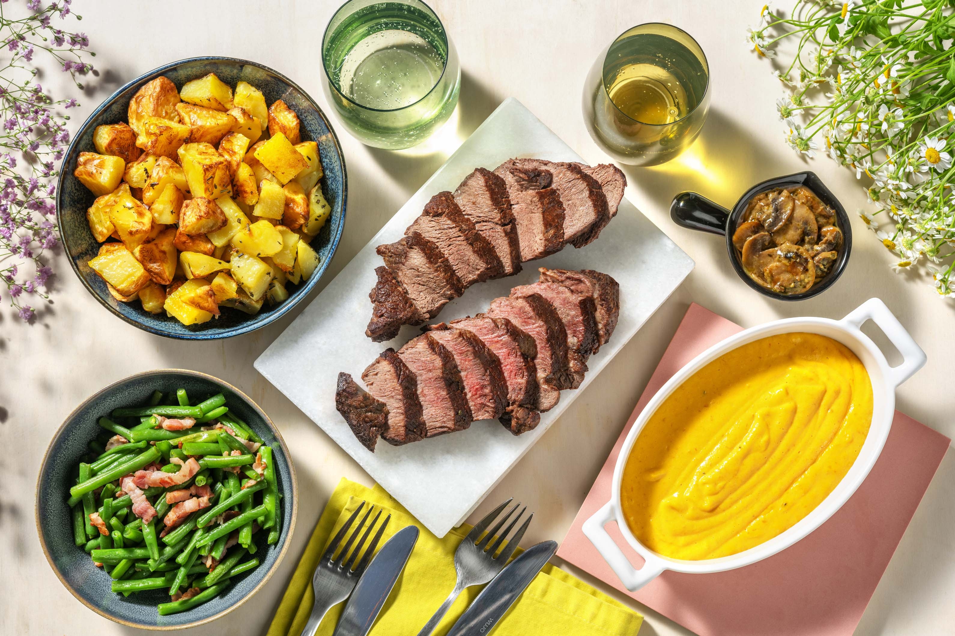 Steak et sauce crémeuse aux champignons