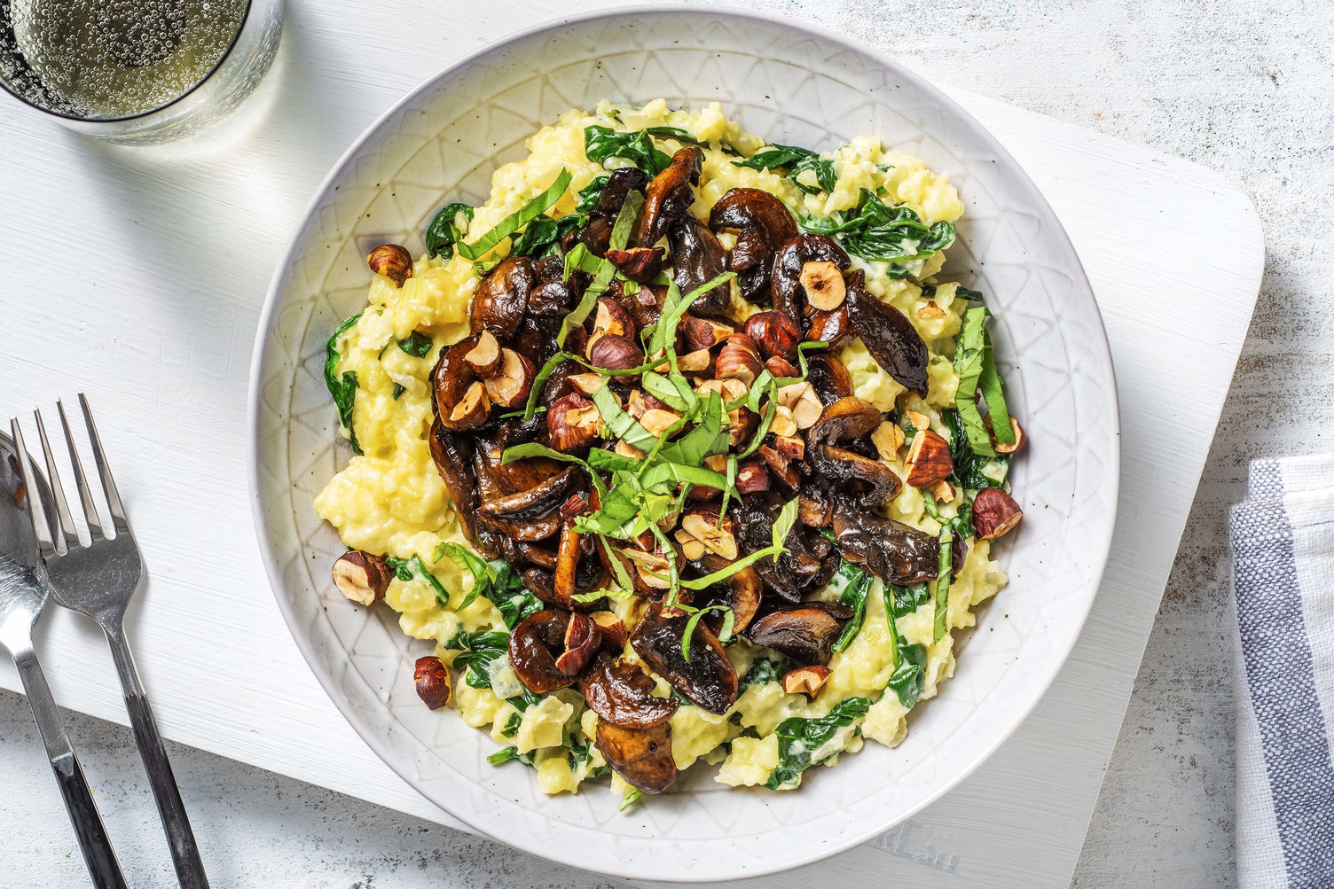 Spinaziestamppot met champignonjus