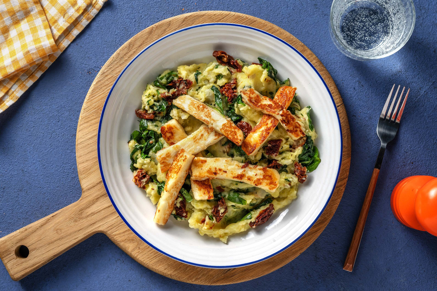 Stoemp d'épinards et topinambour avec du halloumi