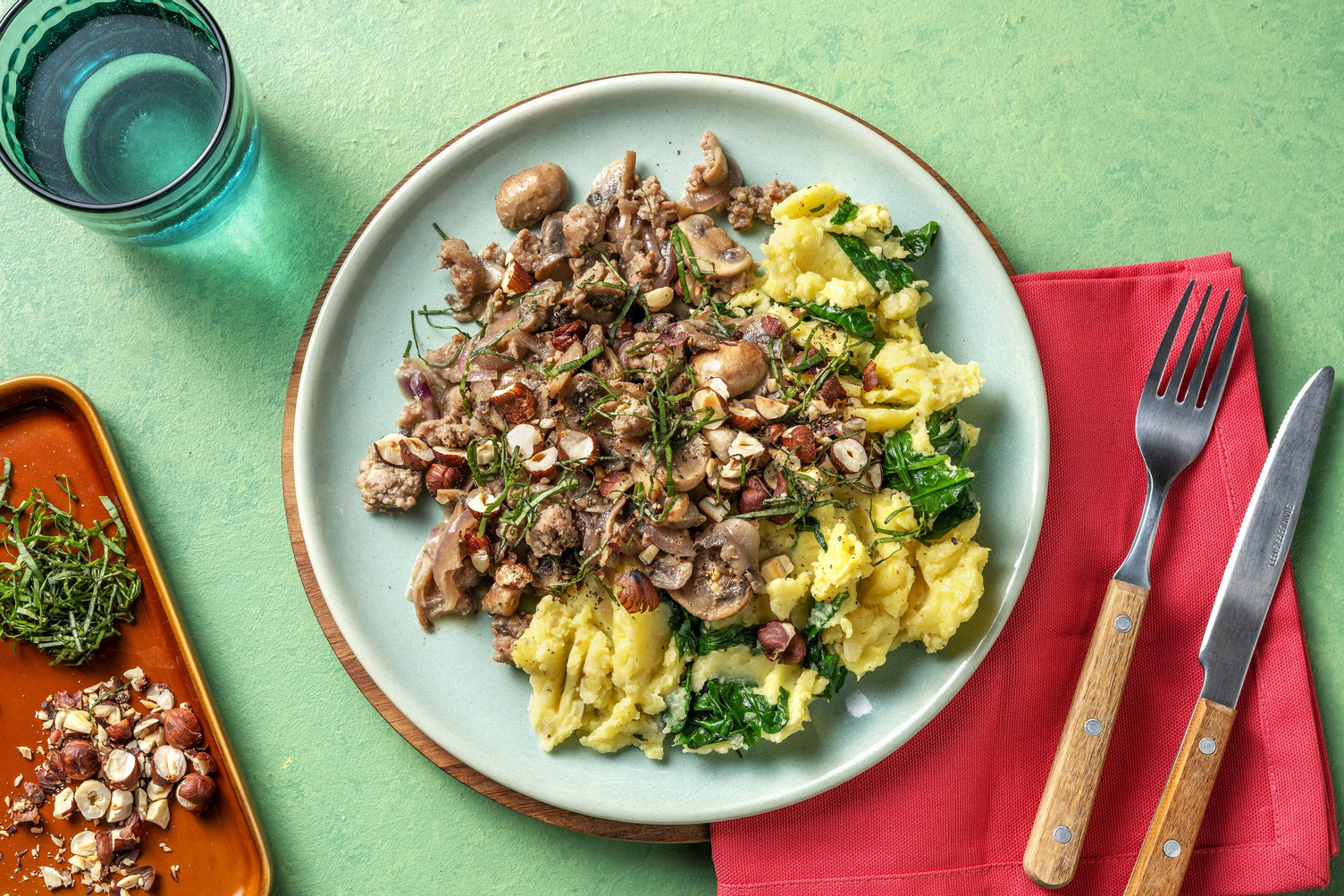 Spinaziestamppot met boerenworst en vleesjus