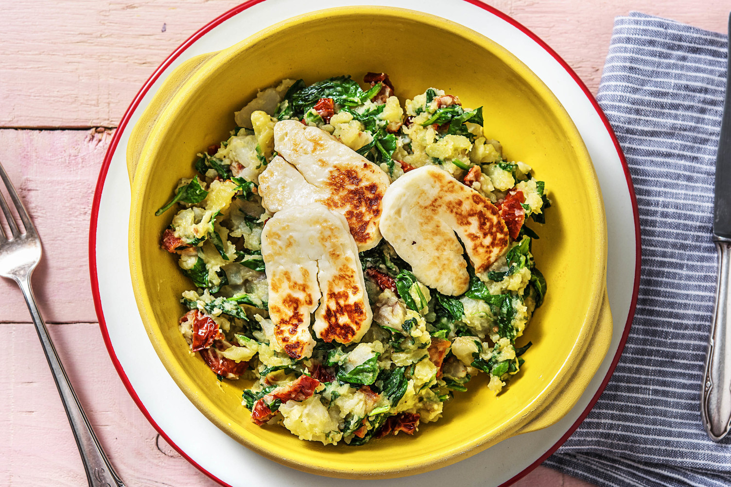 Spinaziestamppot met aardpeer en halloumi