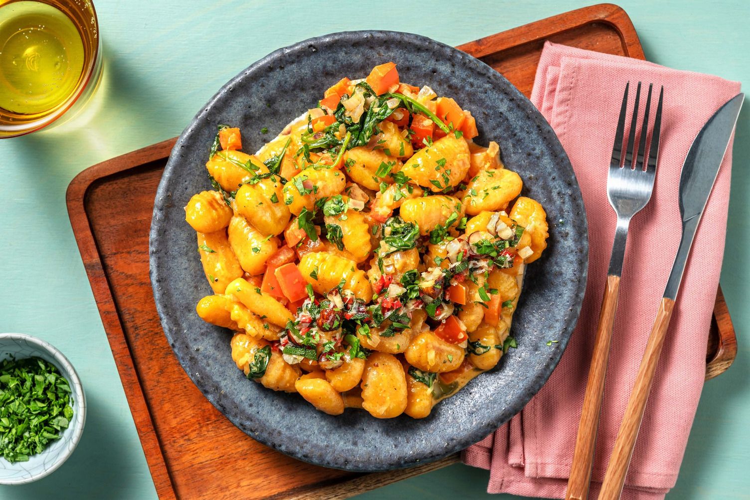 Süsskartoffelgnocchi in Peperonisauce mit Babyspinat