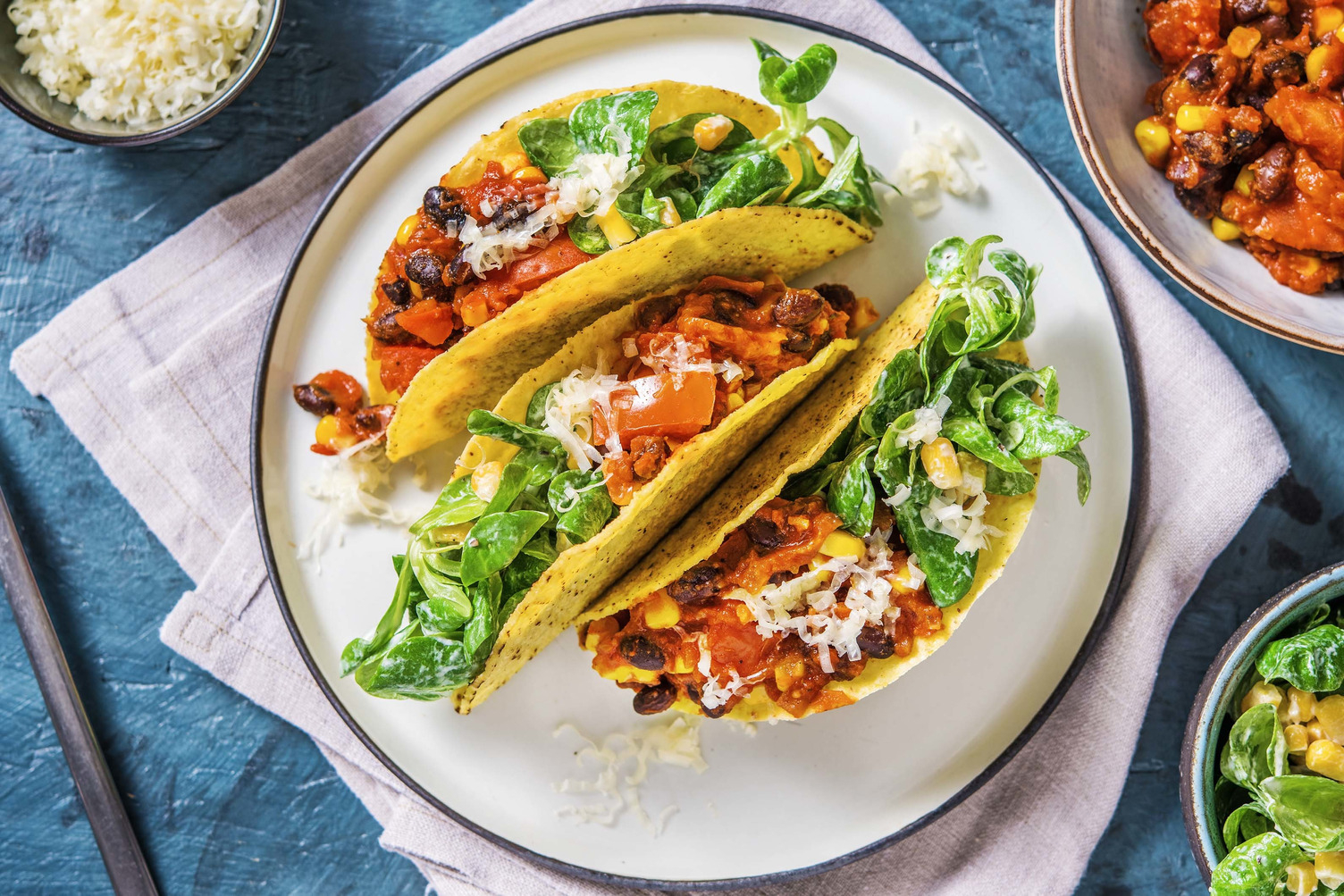 Tacoschelpen met bonen en mais