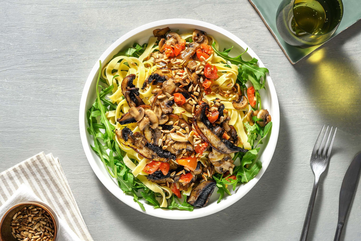 Verse tagliatelle met gebakken paddenstoelen