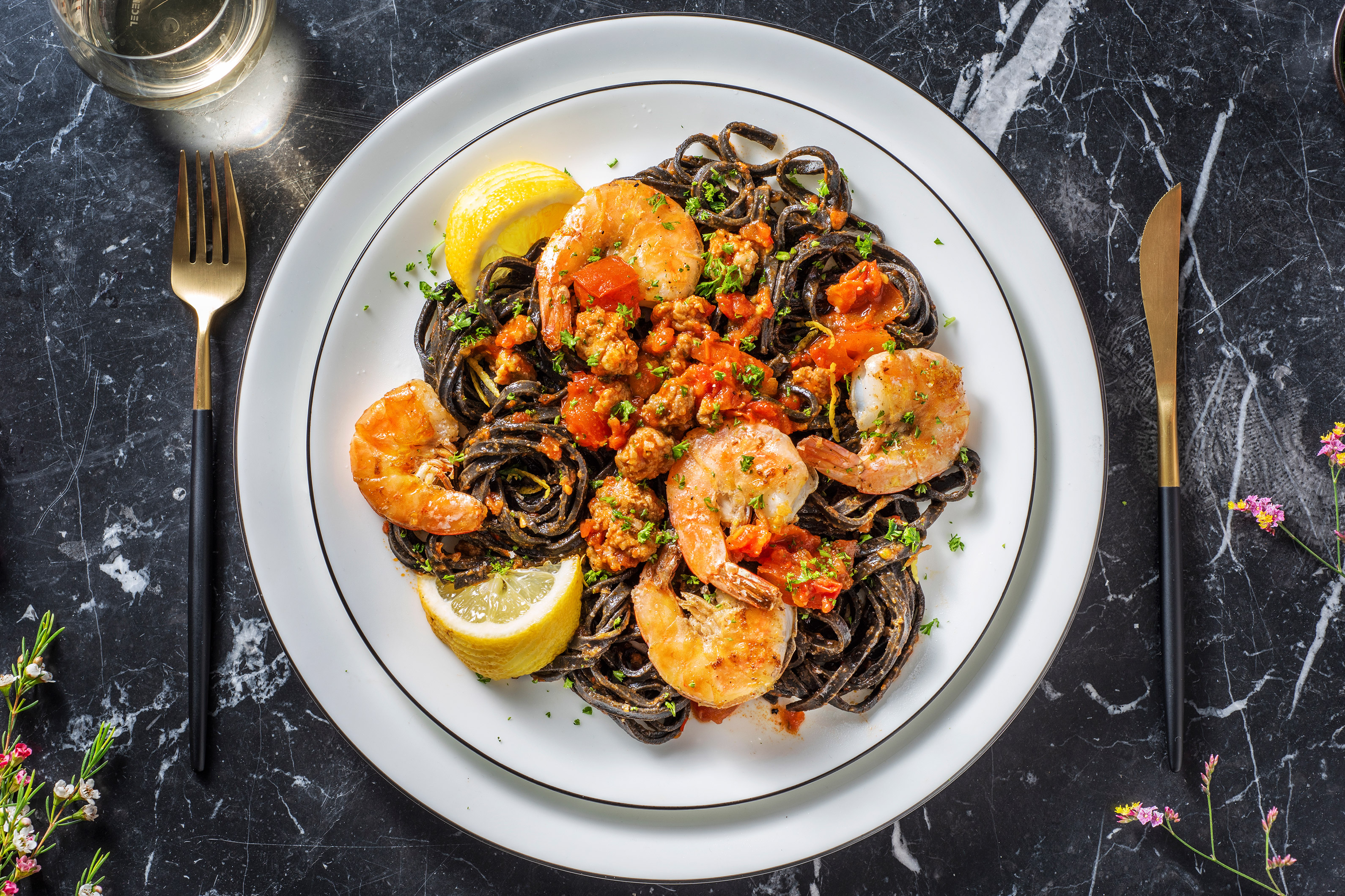 Tagliatelles noires aux crevettes géantes