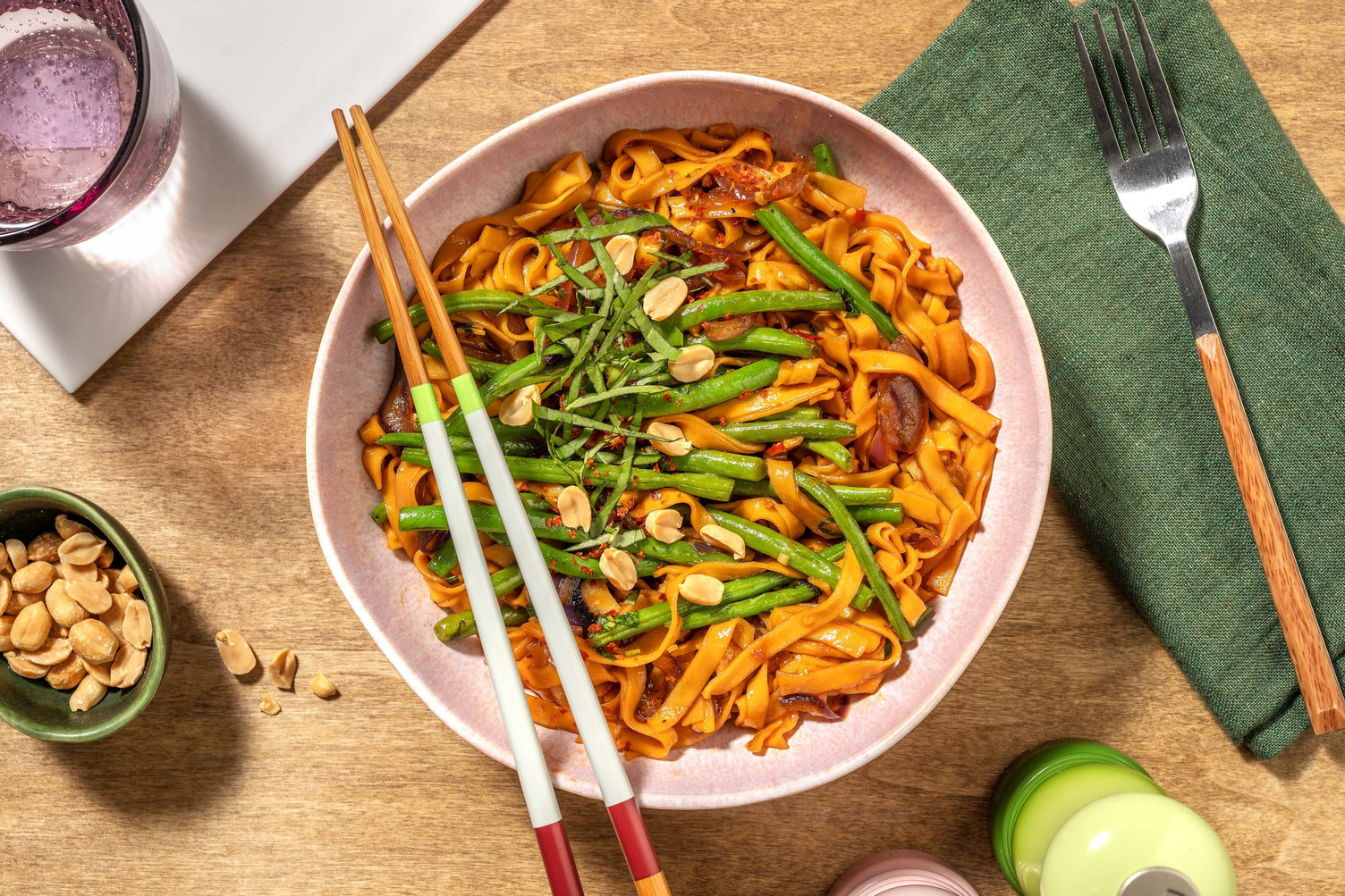 Thai Basil Noodles! dazu grüne Bohnen