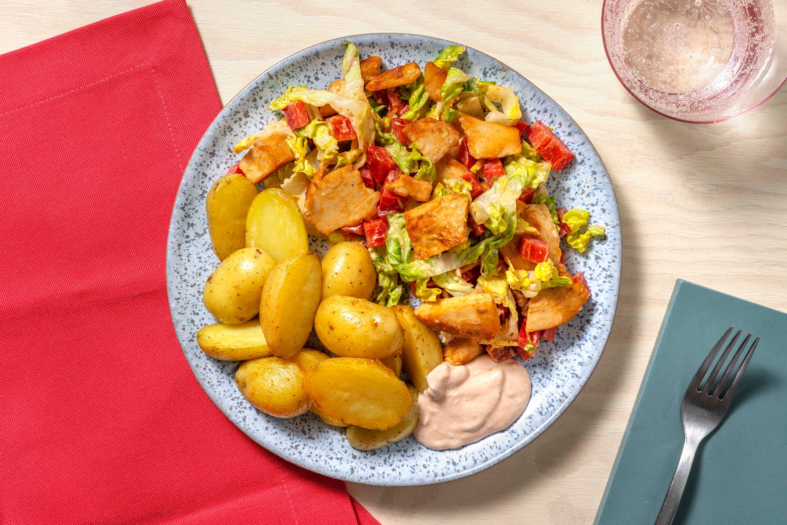 Thousand Island Salad mit veganen Filetstücken