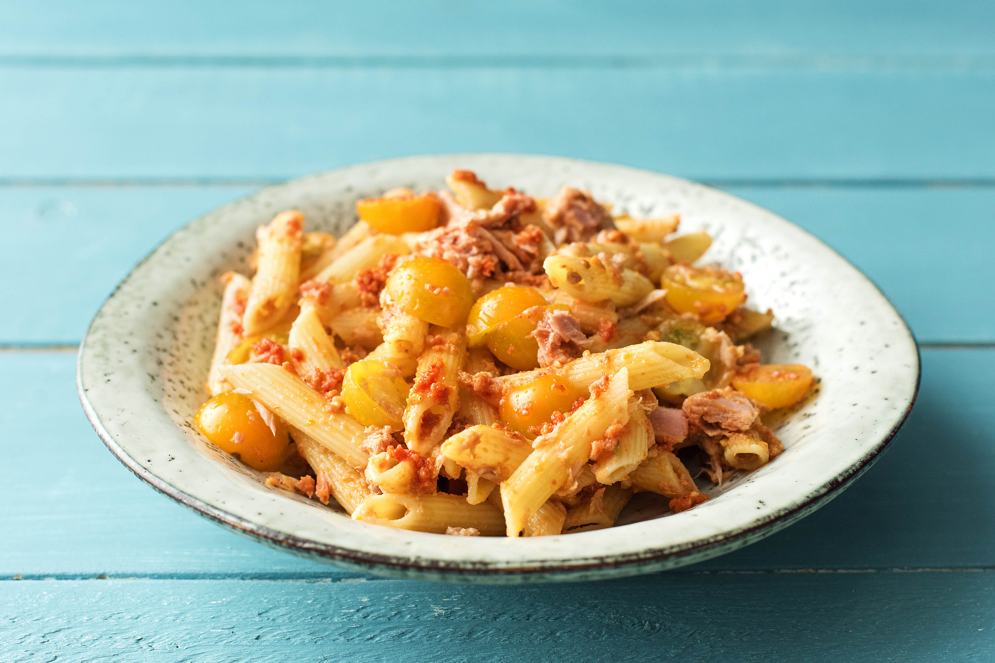 Thunfisch-Penne mit Pesto Rosso