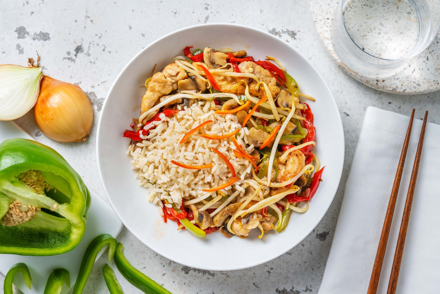 Tjap tjoy aux émincés de poulet