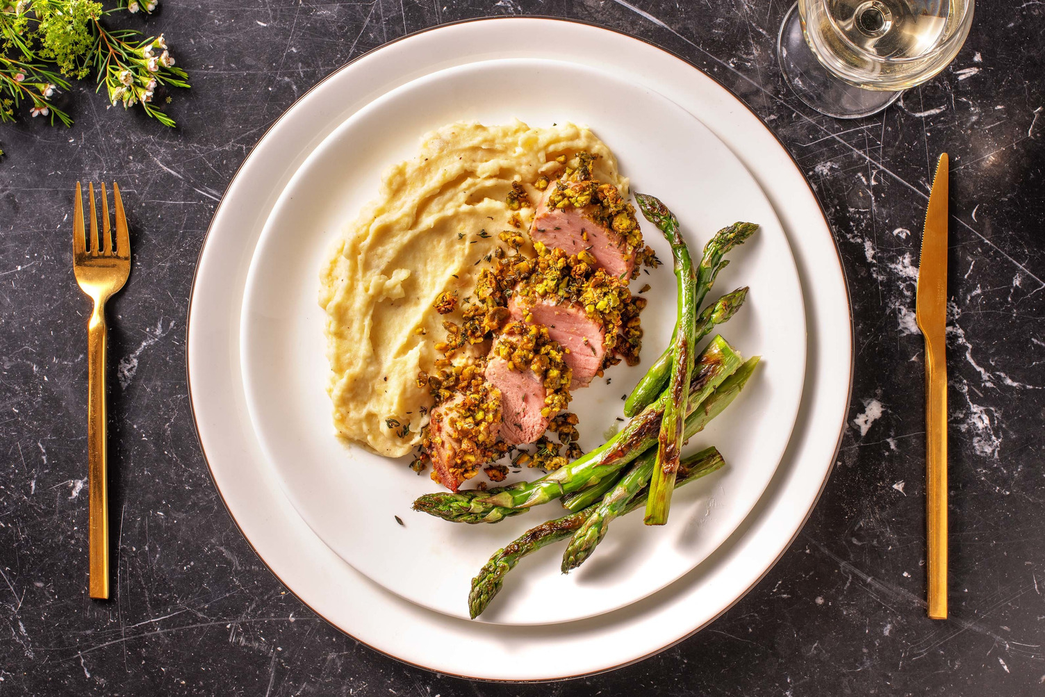 Filet de porc en croûte de pistache au thym