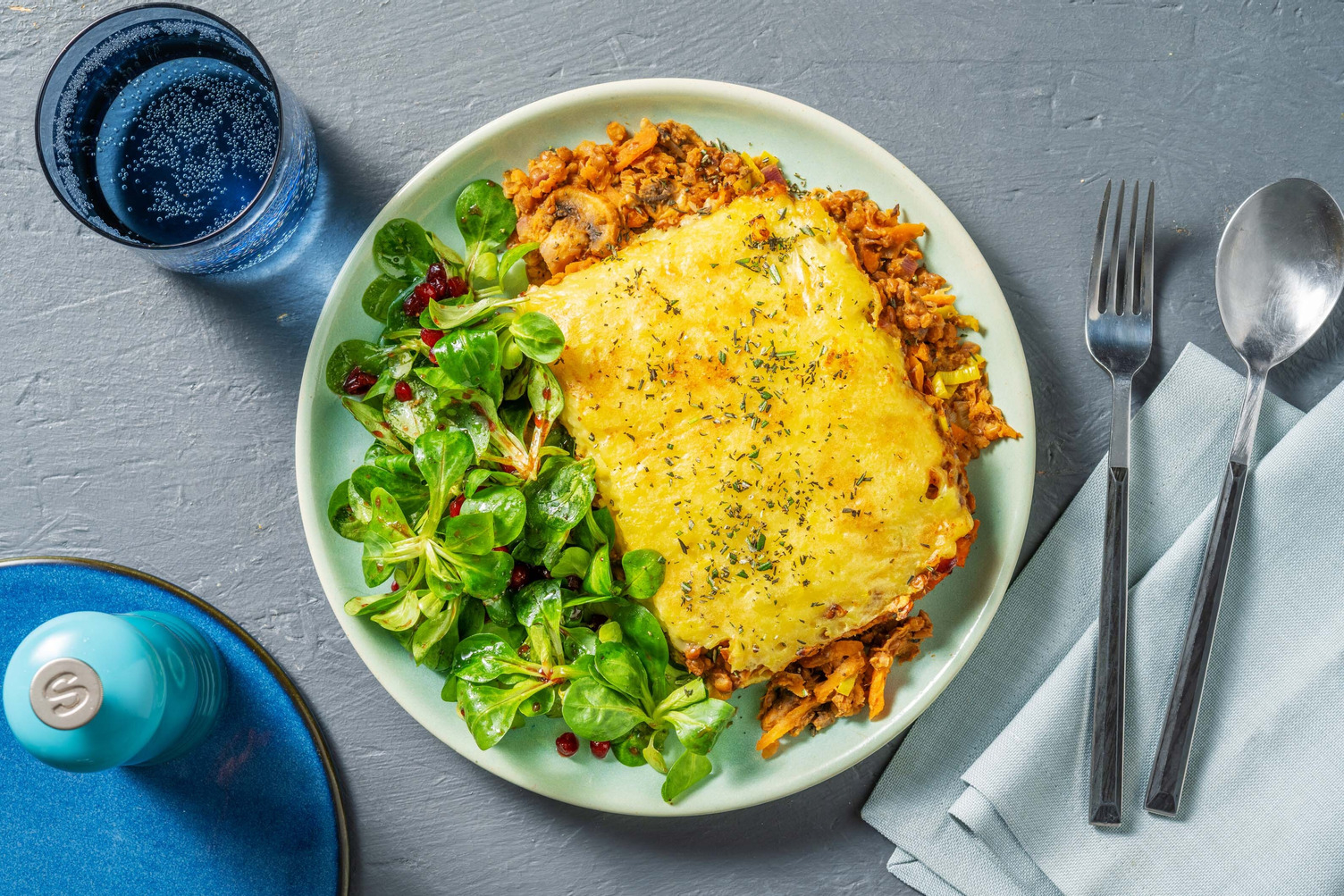 Vegetarischer Shepherd's Pie mit Nüsslisalat