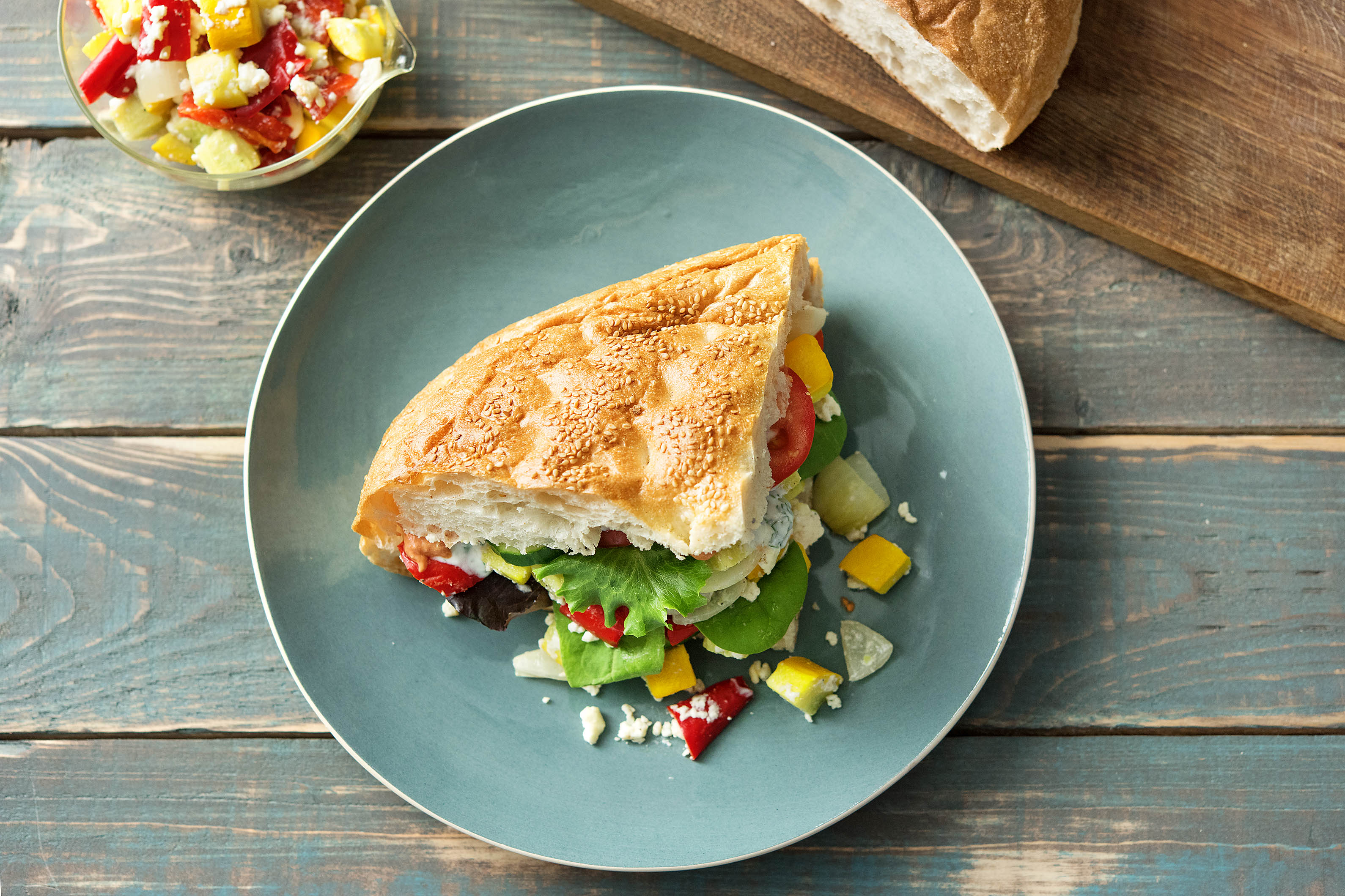 Veggie-Döner: Mit Ofengemüse gefülltes Fladenbrot