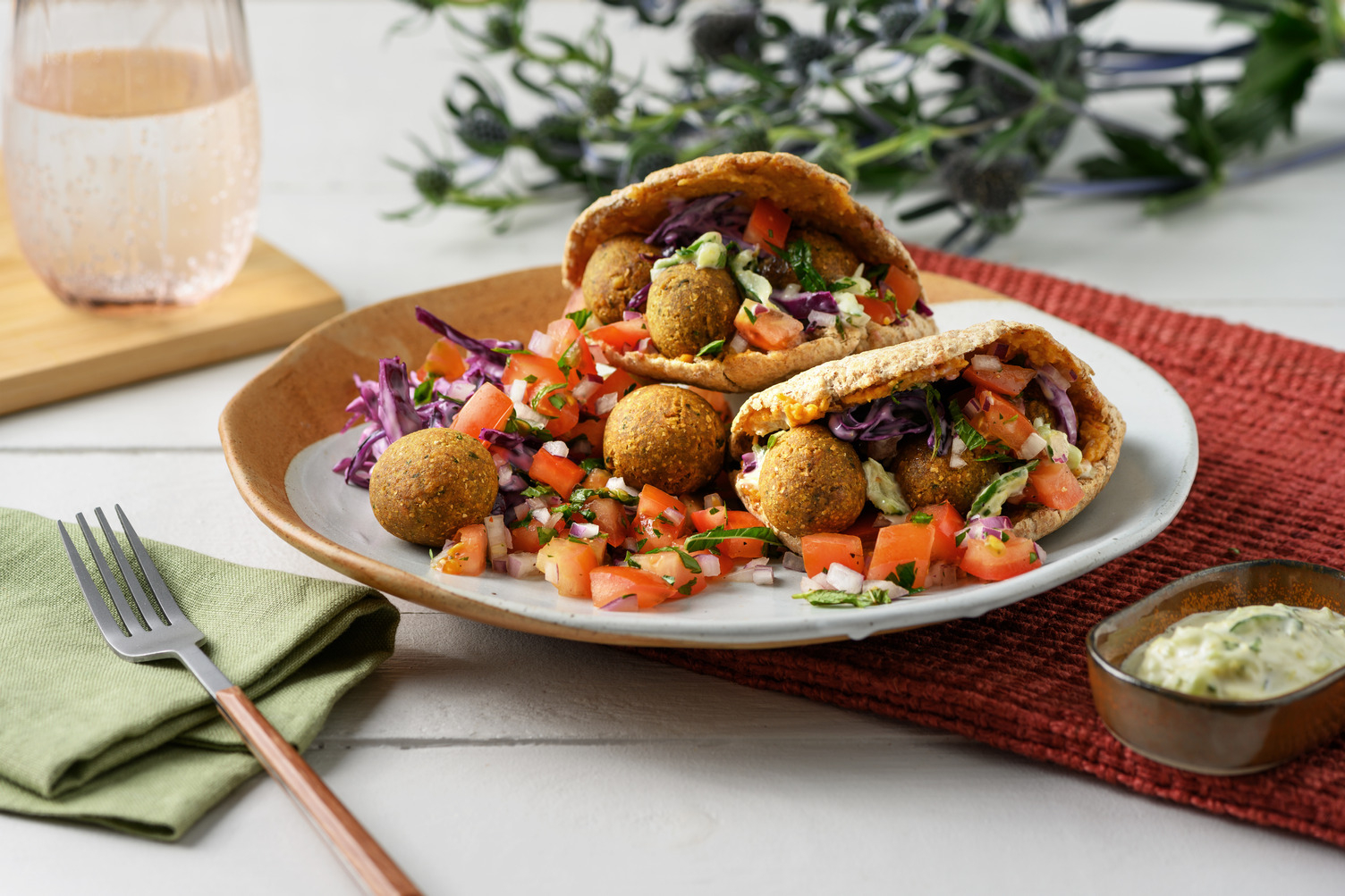 Volkoren pita met Rootzz jackfruit balletjes