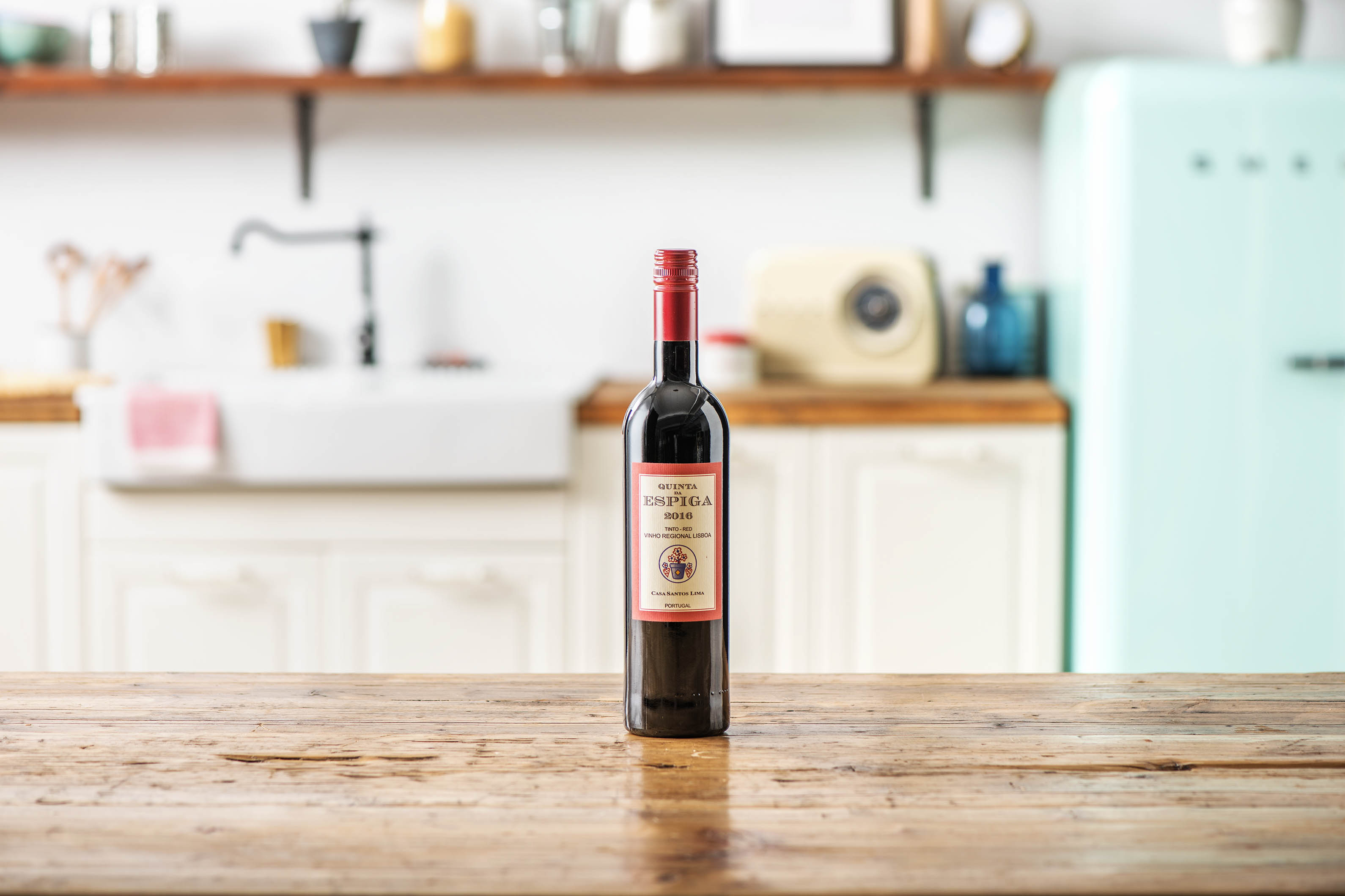 Volle Portugese rode wijn