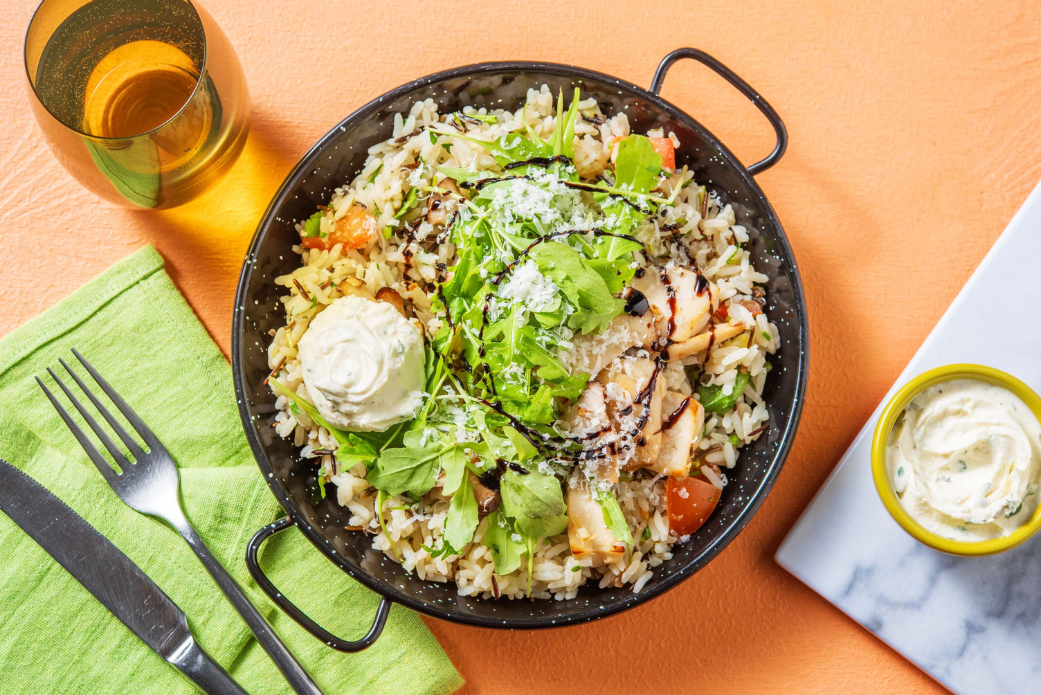 Wildreispfanne mit Kräuterseitlingen und Rucola