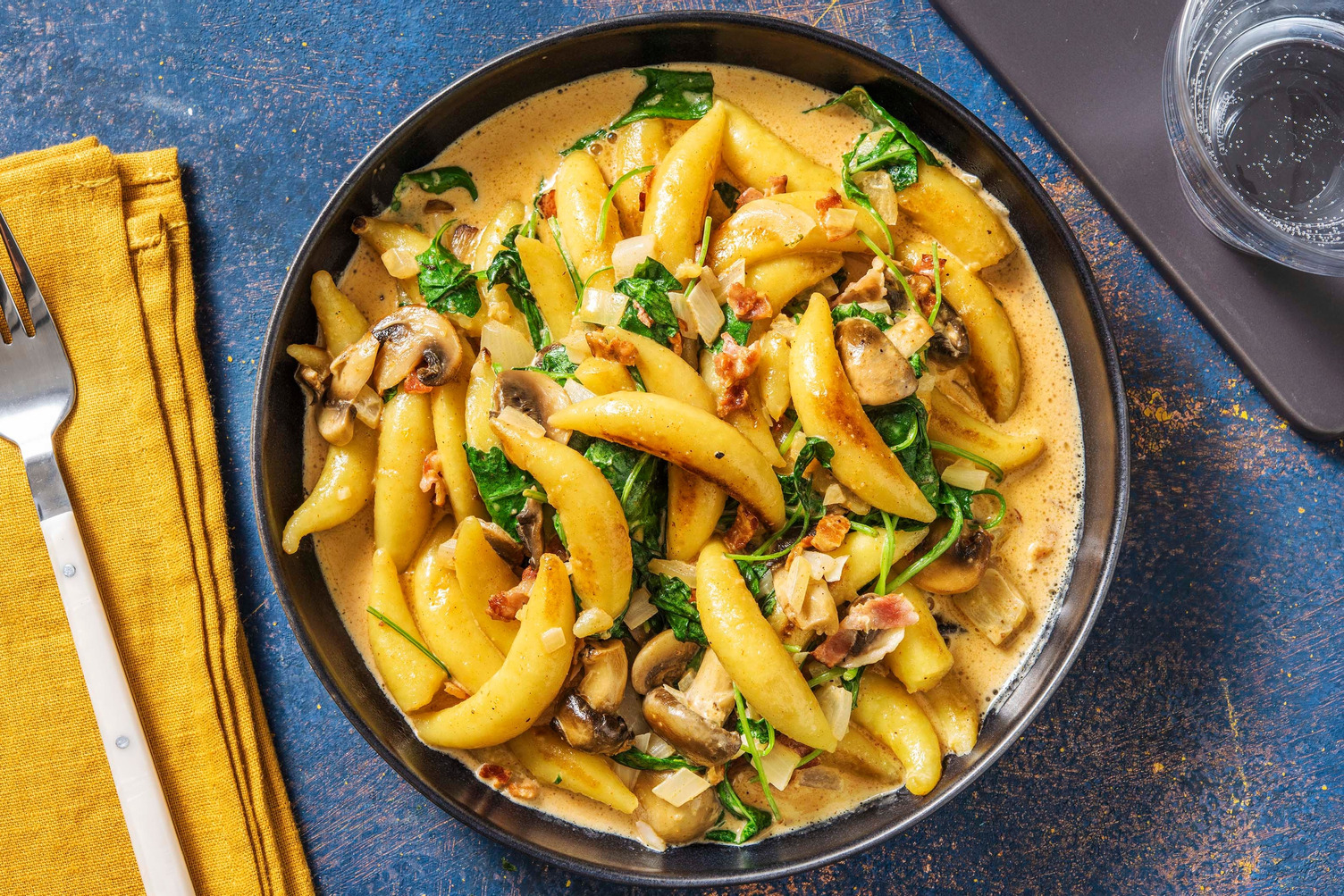 Federkohl-Schupfnudel-Bratpfanne