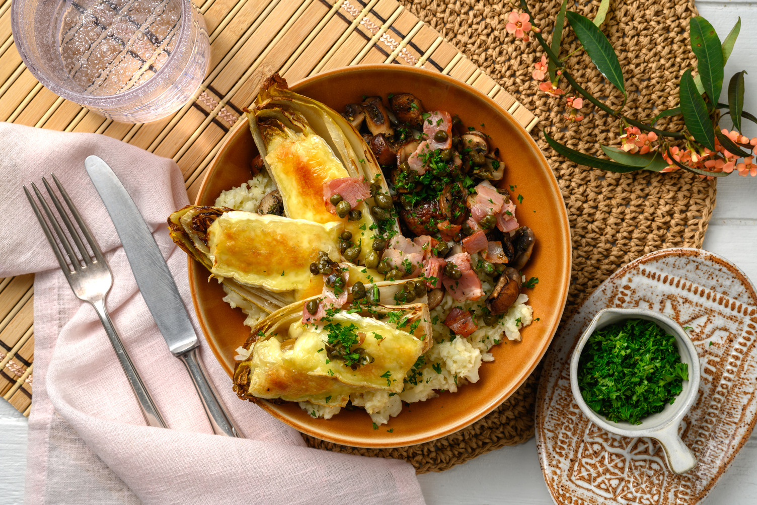 Witlof met Franse brie en ontbijtspek