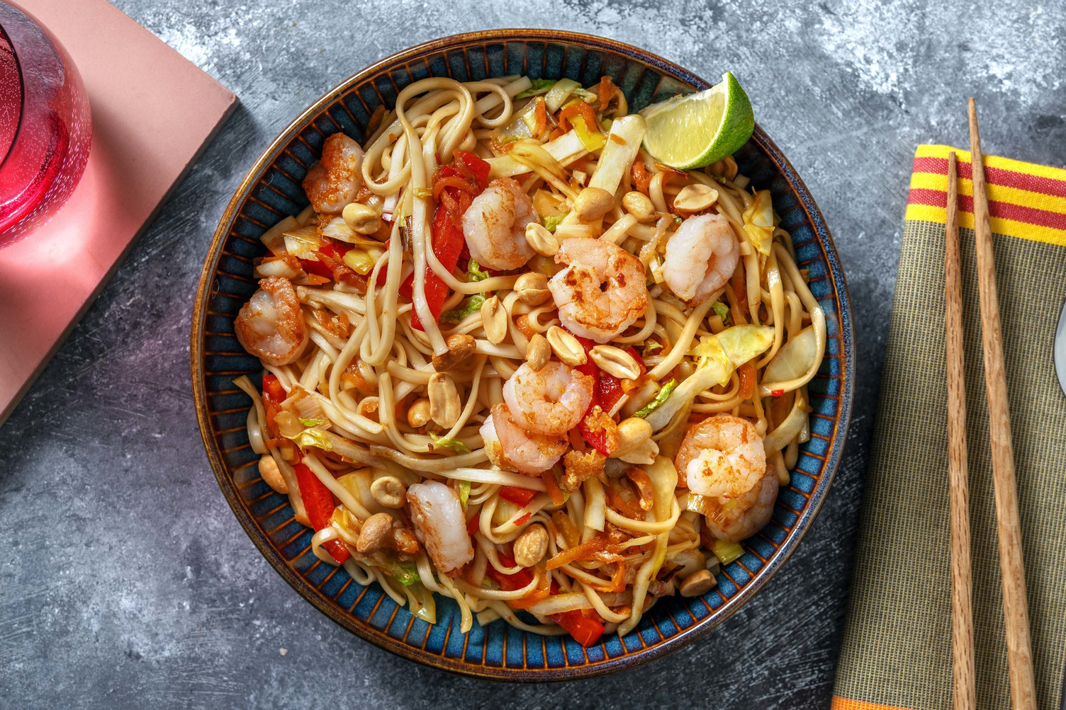 Wok met knoflookgarnalen en oosterse groentemix