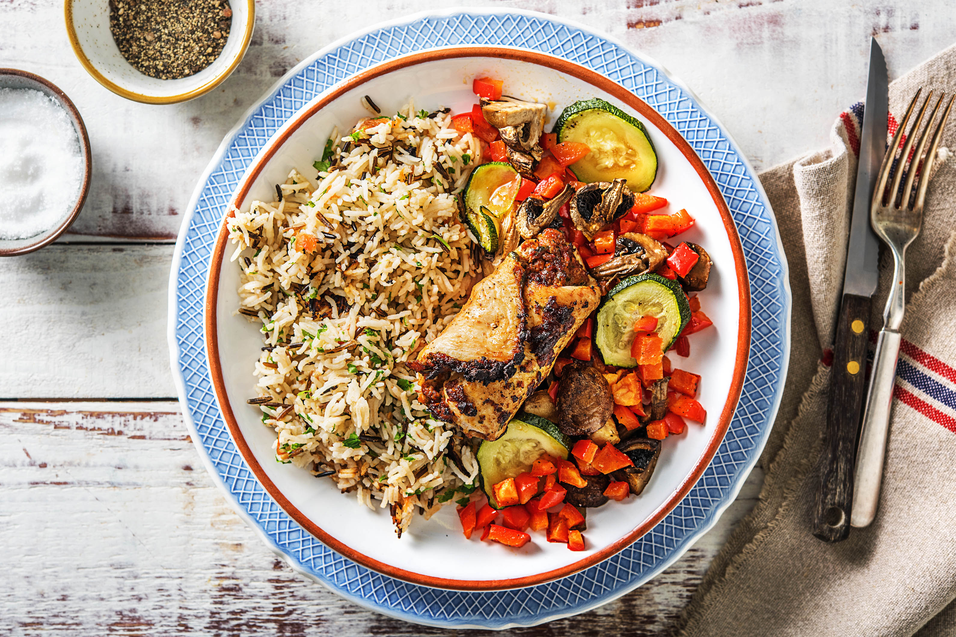 Würzig gefüllte Putenbrustroulade