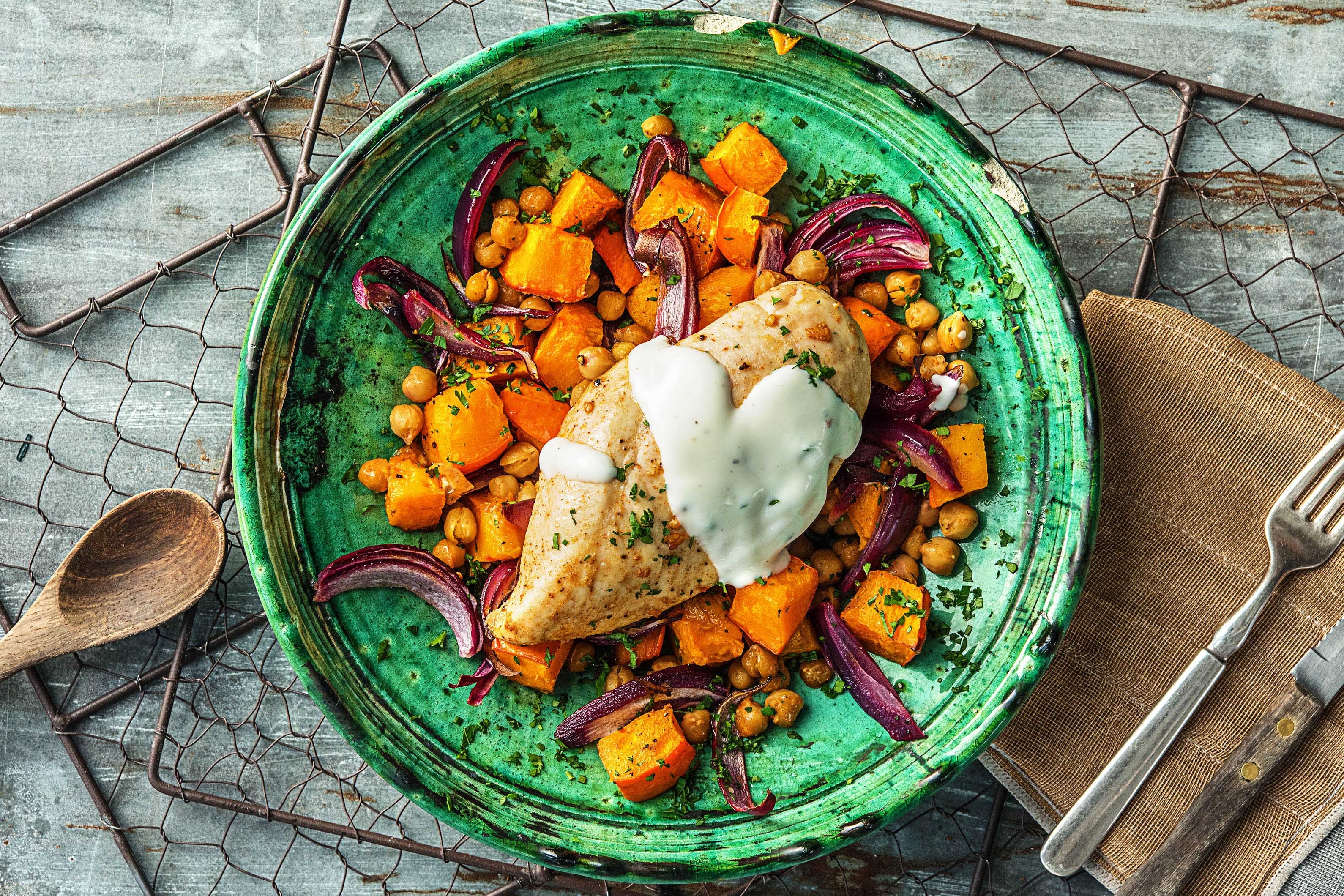 Würziges Ofen-Harissa-Hähnchen