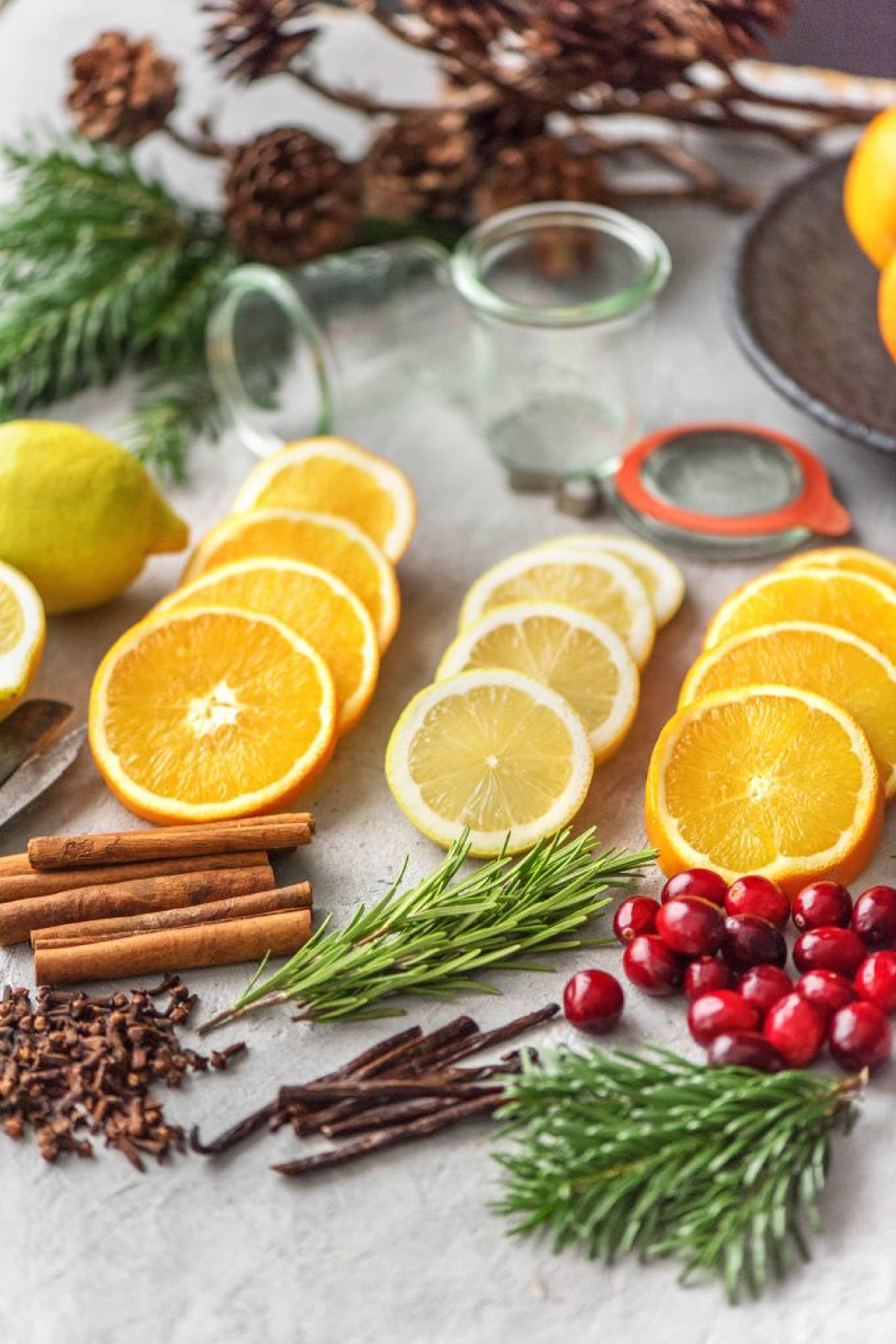 Weihnachtsduft selber machen: Vorbereitungen close up
