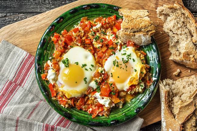 Shakshuka met geitenkaas en ei