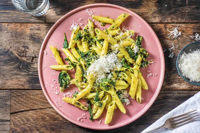 Penne met spinazie-pestosaus