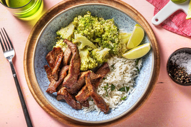 Zoete biefstukreepjes met sesam-broccoli