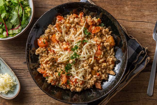 Risotto van parelgerst met kipgehakt en tomaat